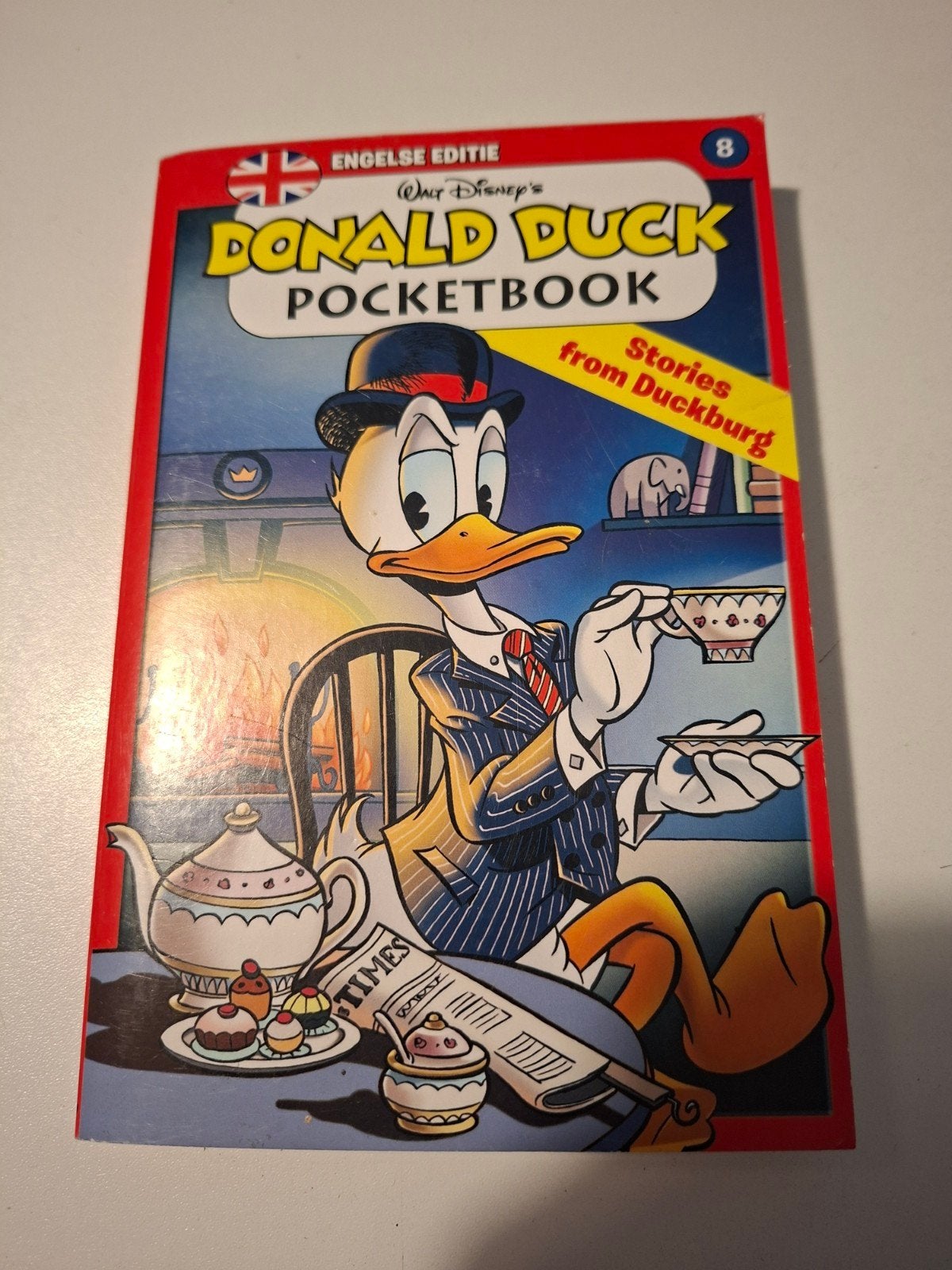 Donald Duck pocketbook Engels nr. 8 in nette staat, Gelezen, Eén stripboek, Ophalen of Verzenden, Donald Duck