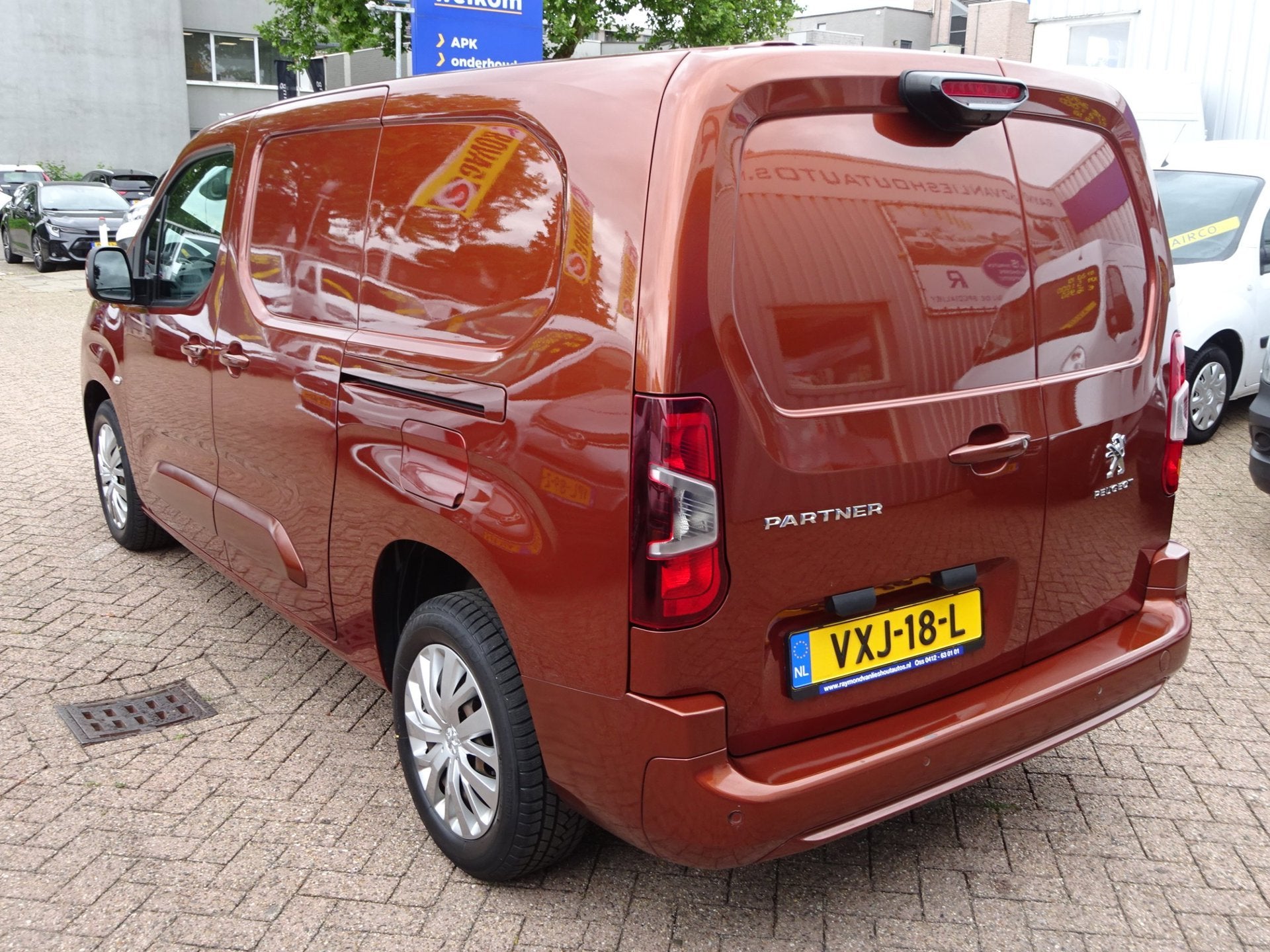 Peugeot Partner 1.5 BlueHDI Long L2 ADAPTIVE CRUISE CONTROL, Auto's, Stof, Gebruikt, 4 cilinders, Bruin