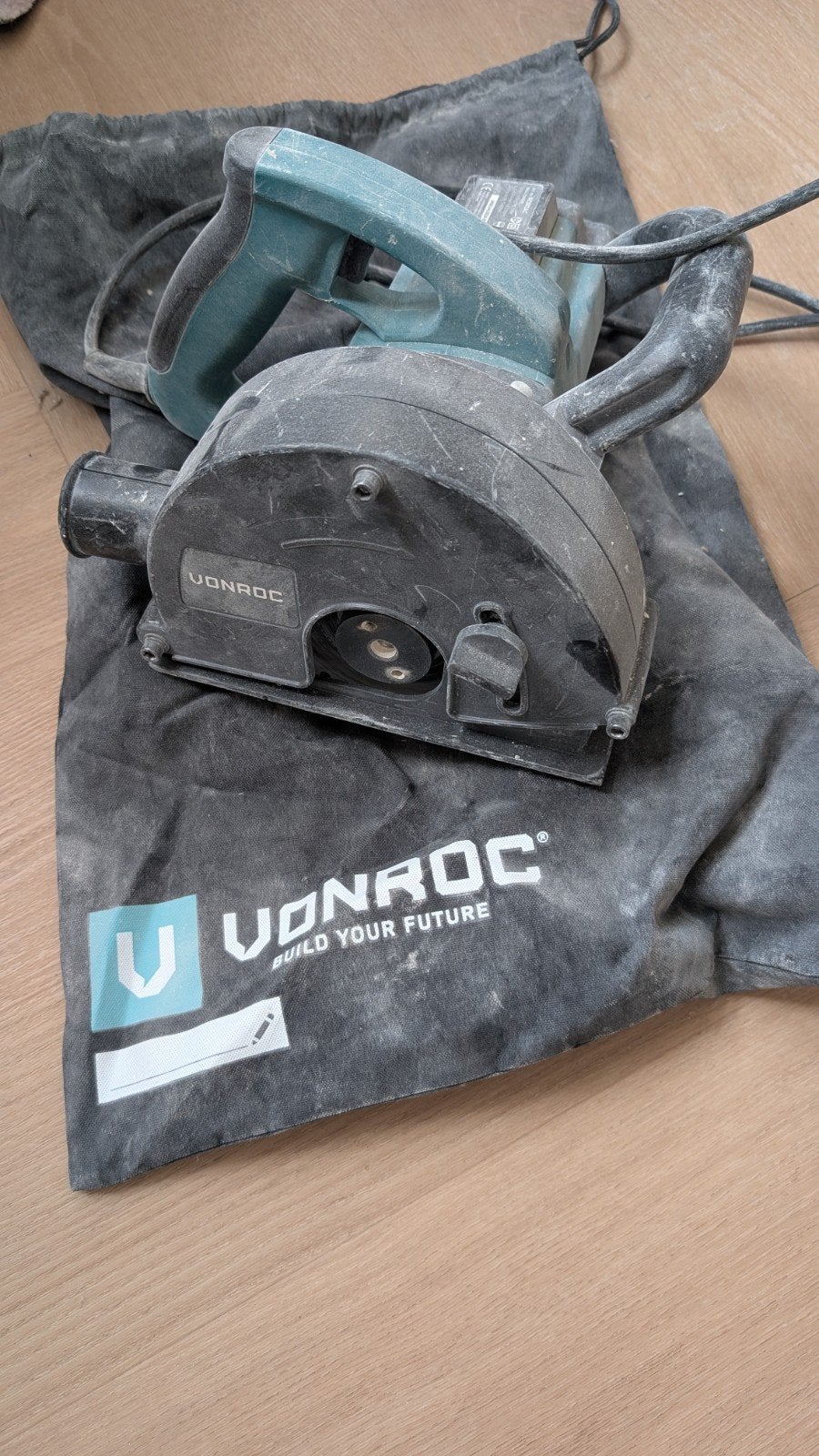 Vonroc Muurfrees - Elektrisch, Doe-het-zelf en Verbouw, Gebruikt, Muurfrees, Ophalen of Verzenden, Vonroc