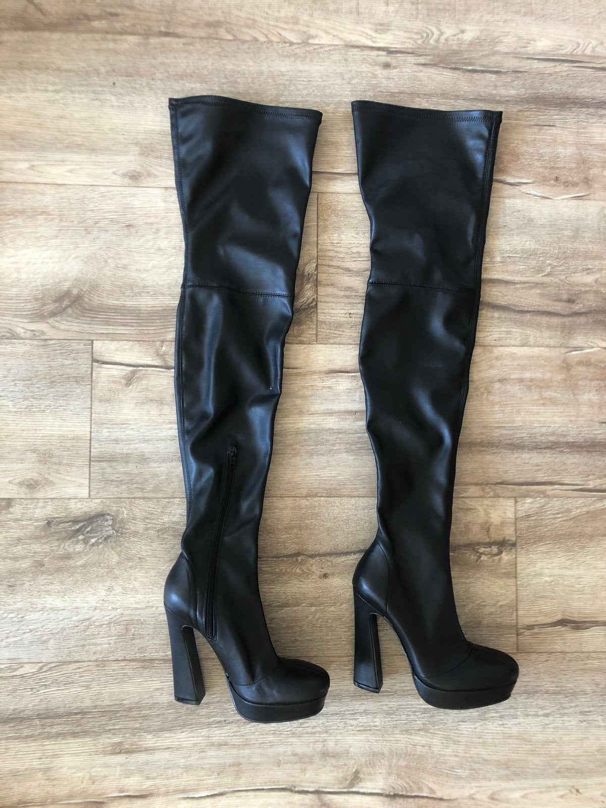 Asos zwarte over the knee laarzen maat 36, Hoge laarzen, Zwart, Ophalen of Verzenden, Zo goed als nieuw