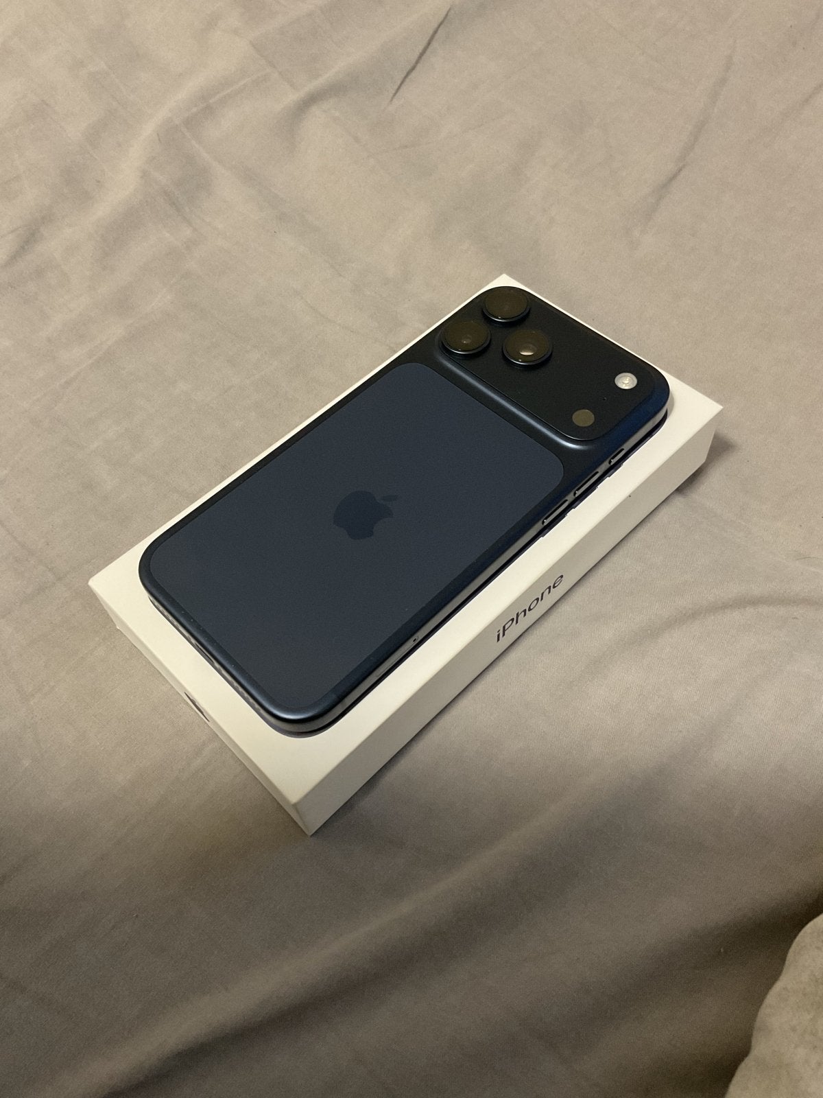 iPhone 17 Pro Max 256GB, Zo goed als nieuw, Zonder simlock, Zonder abonnement, Ophalen