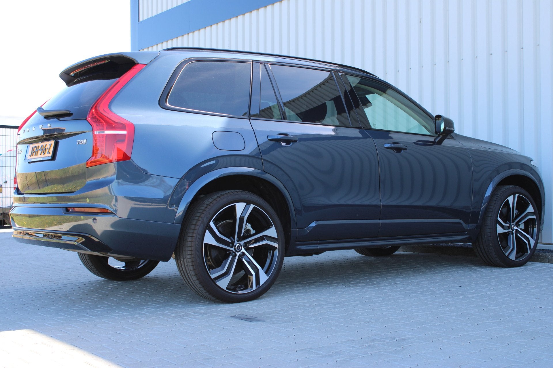 Volvo XC90 2.0 T8 Recharge AWD Ultra Dark | Incl. 12 maanden, Auto's, 12 maanden, Gebruikt, 4 cilinders, Blauw