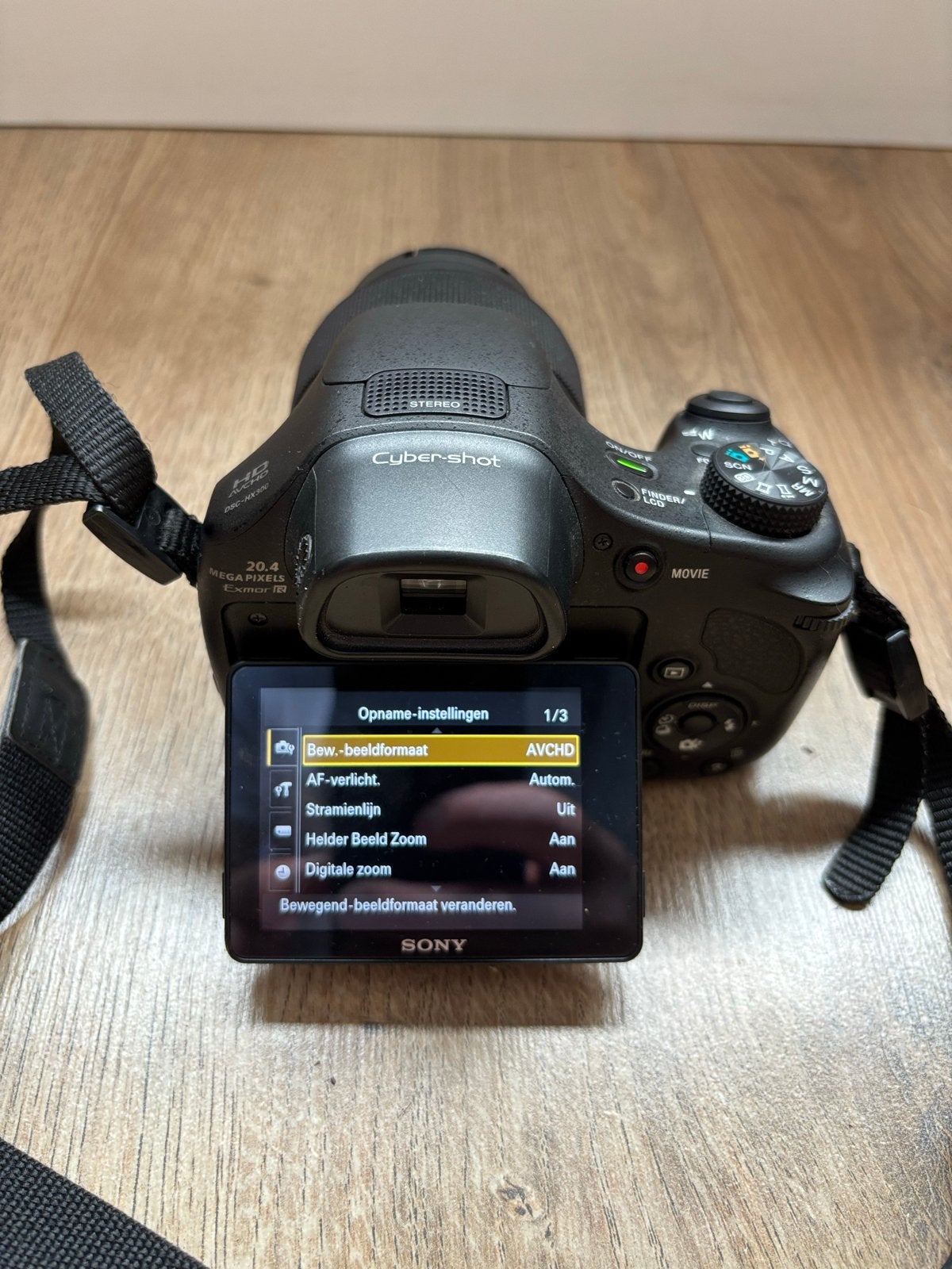 Sony Cyber-shot DSC-HX300 Bridgecamera met Carl Zeiss lens, Beeldstabilisatie, Ophalen of Verzenden, Zo goed als nieuw, Accu