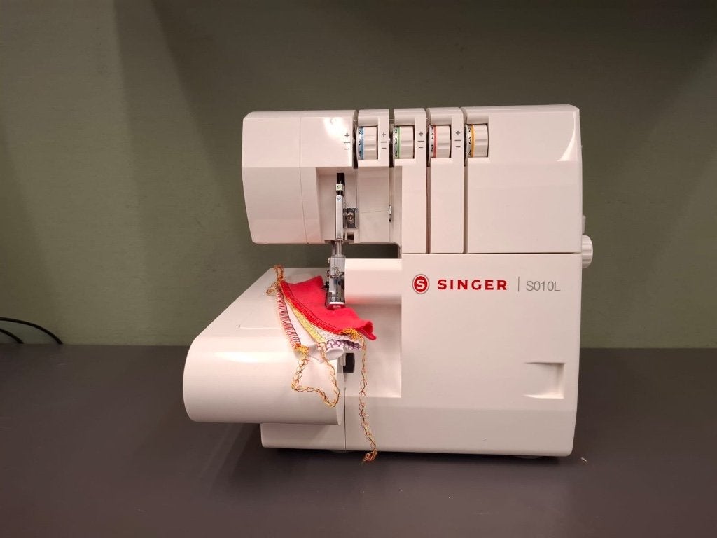 Singer S010L lockmachine, Ophalen of Verzenden, Gebruikt, Lockmachine, Singer