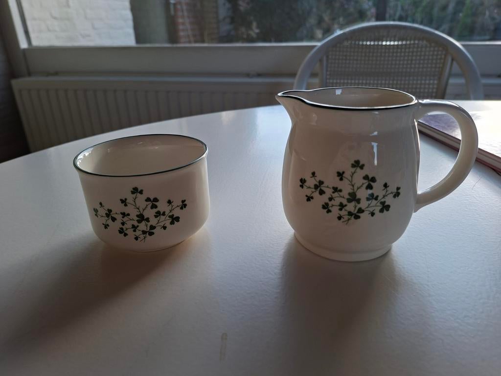 Melkkannetje en suikerpotje Carrigaline Pottery Ireland, Ophalen, Overige materialen, Pot, Bus of Blik
