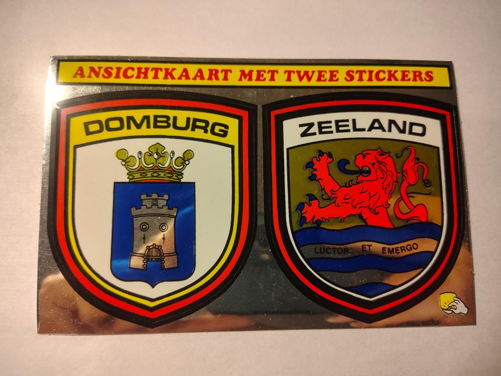 Domburg ANSICHTKAART MET TWEE STICKERS ZEELAND LUCTOR ET, Ophalen of Verzenden, 1980 tot heden, Zeeland