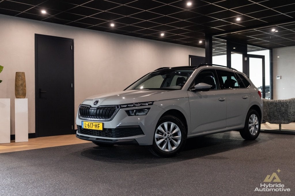 Skoda Kamiq 1.0 TSI Bns Edition | Pano | Leder | Trekhaak |, Auto's, Skoda, Gebruikt, 49 €/maand, Handgeschakeld, 3 cilinders