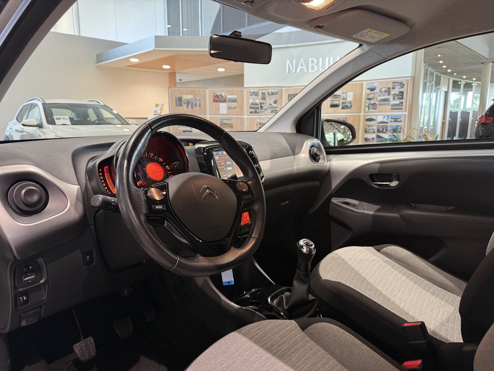 Citroën C1 1.2 82pk Shine, Achteruitrijcamera, Climate cont, Voorwielaandrijving, 12 maanden, Stof, Gebruikt