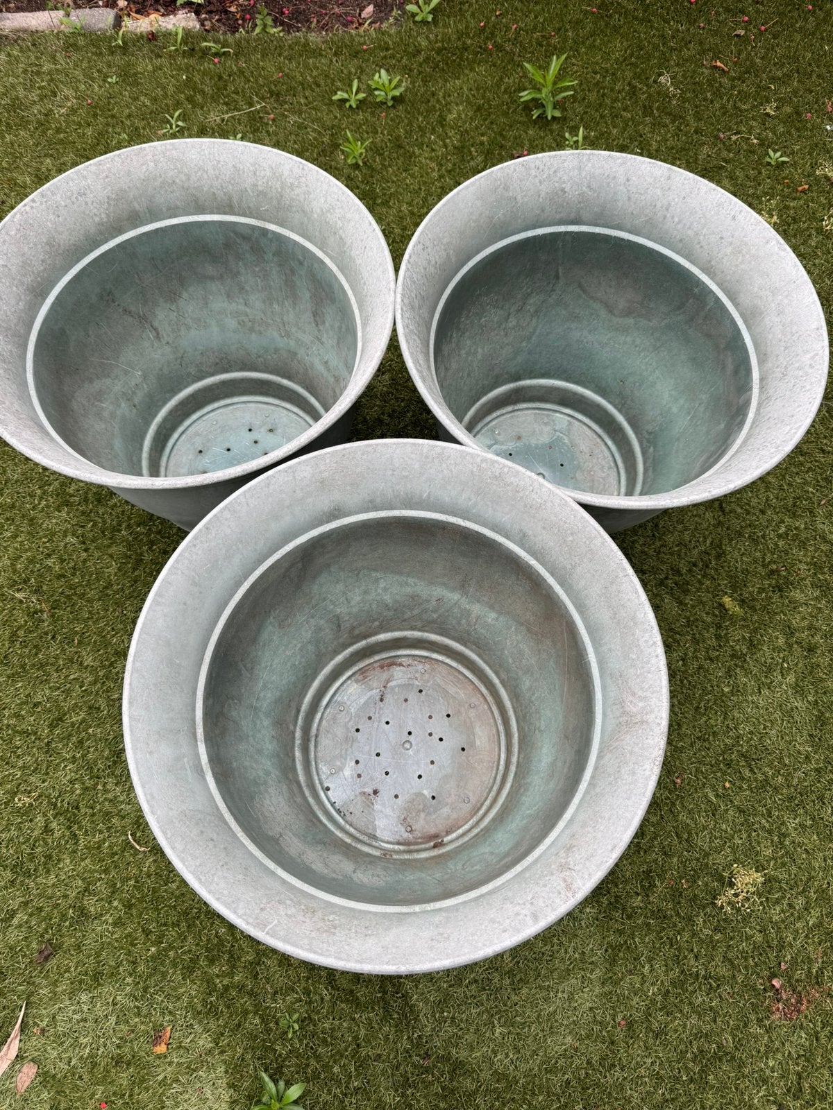 Set van 3 Grote Kunststof Bloempotten - Grijsgroen, Tuin en Terras, Ophalen, Kunststof, Gebruikt, 40 cm of meer