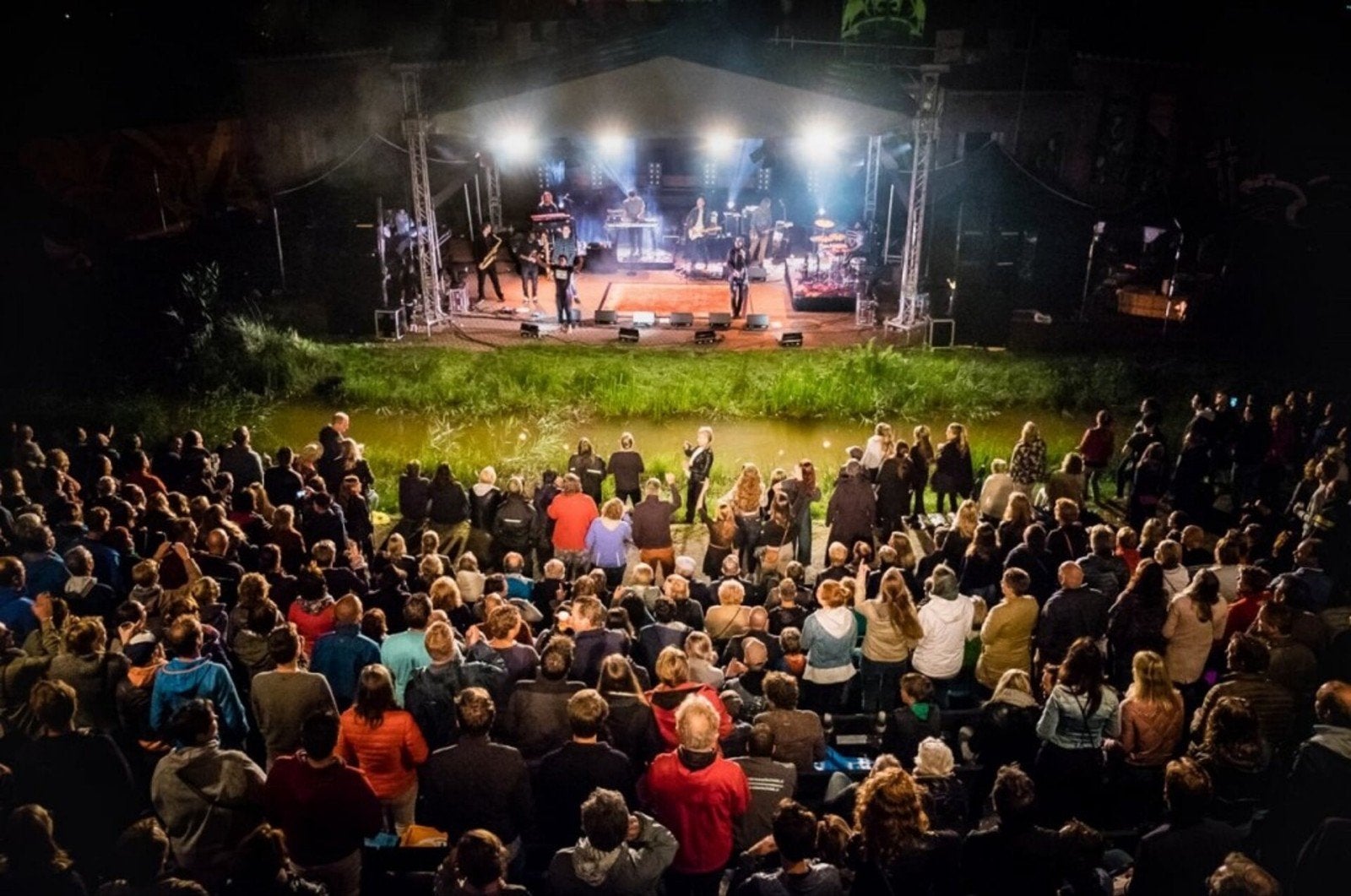 1 of 2 tickets racoon kersouwe 19 juni, Twee personen, Juni