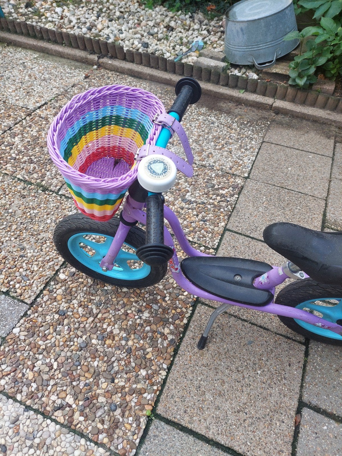 Leuke paarse kinder loopfiets met mandje en bel, Kinderen en Baby's, Ophalen of Verzenden, Gebruikt, Loopfiets