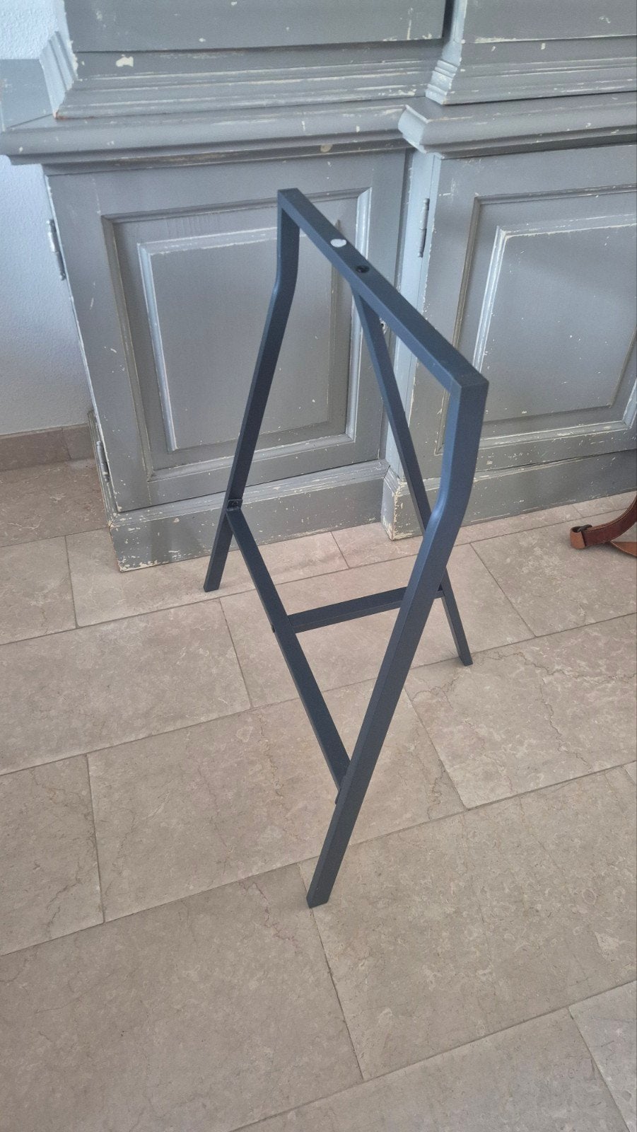IKEA LERBERG schraag - Donkergrijs, 70 cm hoog, Ophalen, Metaal, Zo goed als nieuw, Industrieel