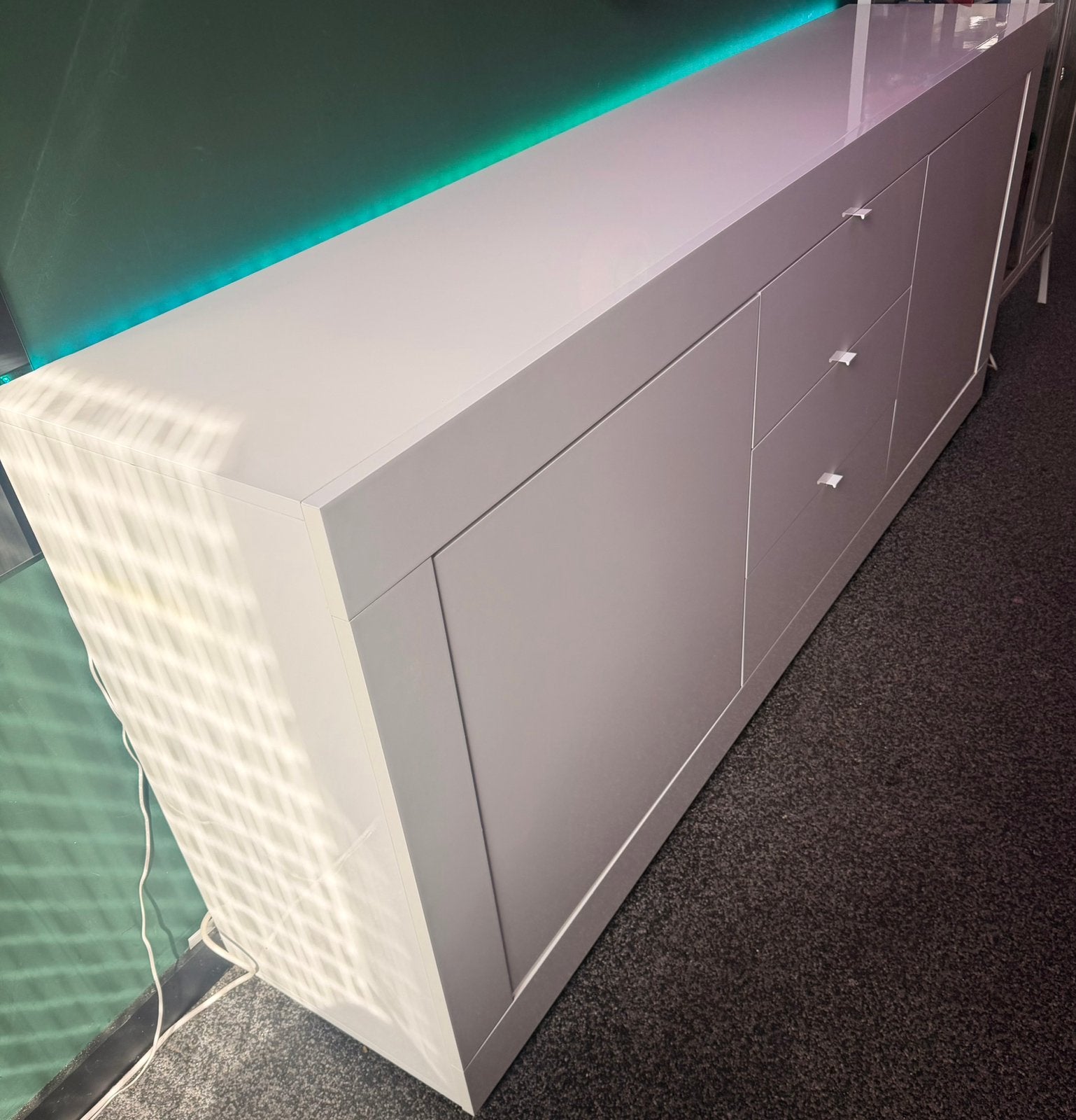 Mooi hooglans wit dressoir kast, Huis en Inrichting, Kasten | Dressoirs, Ophalen, Zo goed als nieuw, 25 tot 50 cm