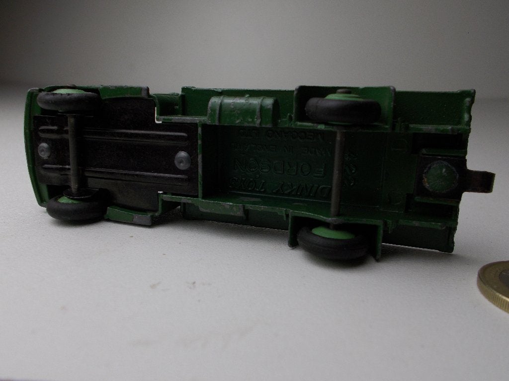 1954 Dinky Toys 422 FORDSON THAMES FLAT TRUCK (Green.), Ophalen of Verzenden, Gebruikt, Bus of Vrachtwagen, Dinky Toys