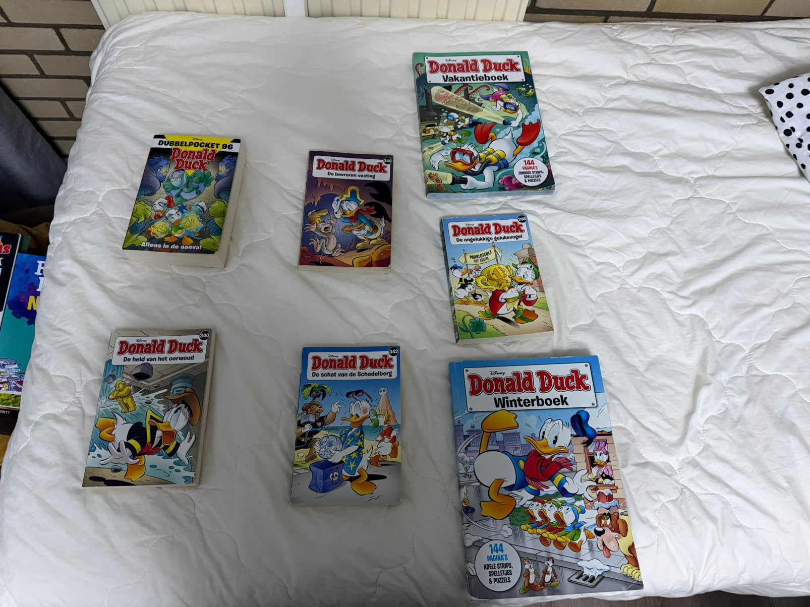 Te koop: een leuke verzameling van 7 DONALD DUCK BOEKEN, Eén stripboek, Ophalen, Zo goed als nieuw
