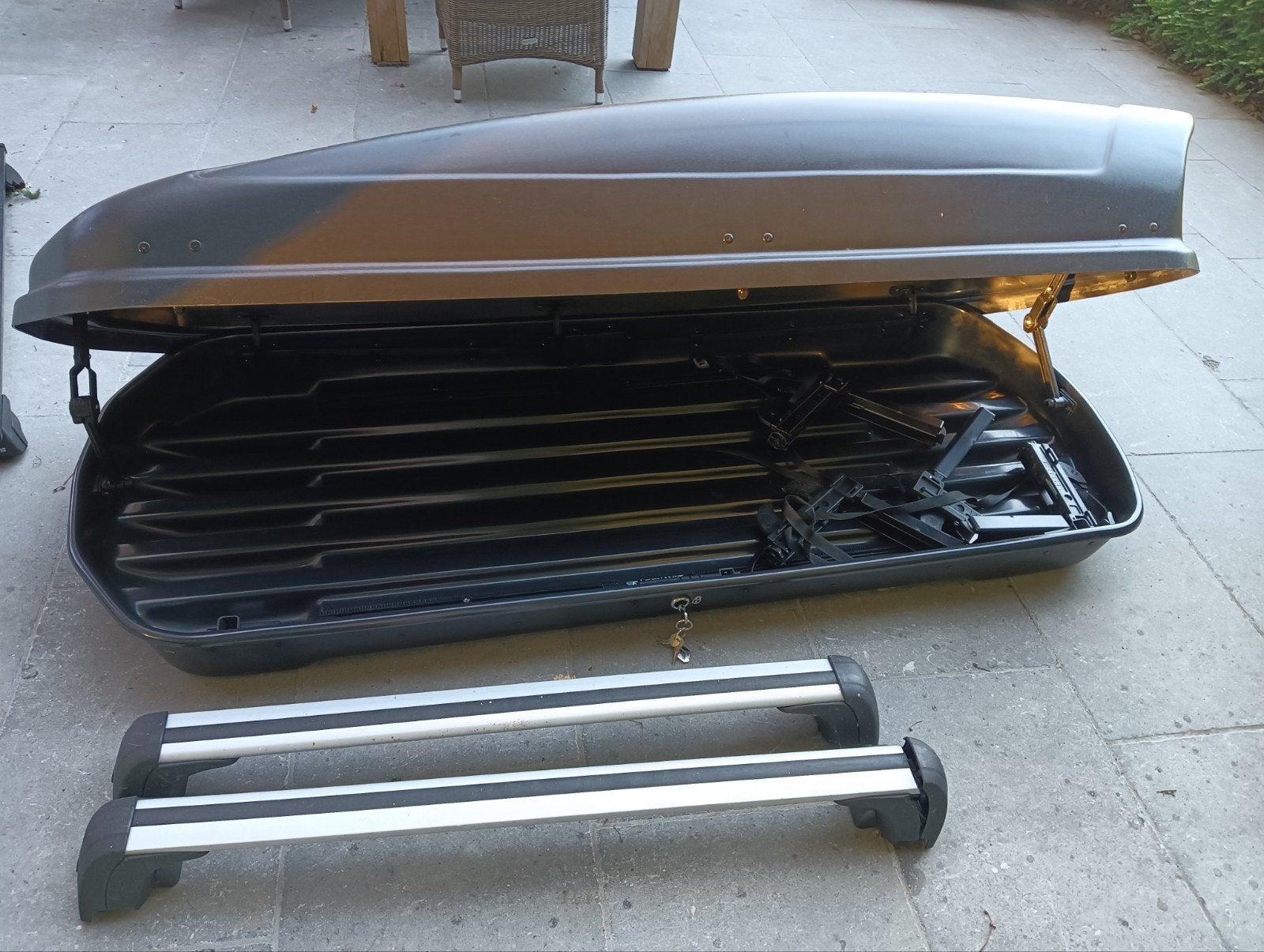 Dakkoffer met dakdragers - Max. 75 kg, Auto diversen, Ophalen of Verzenden, Gebruikt
