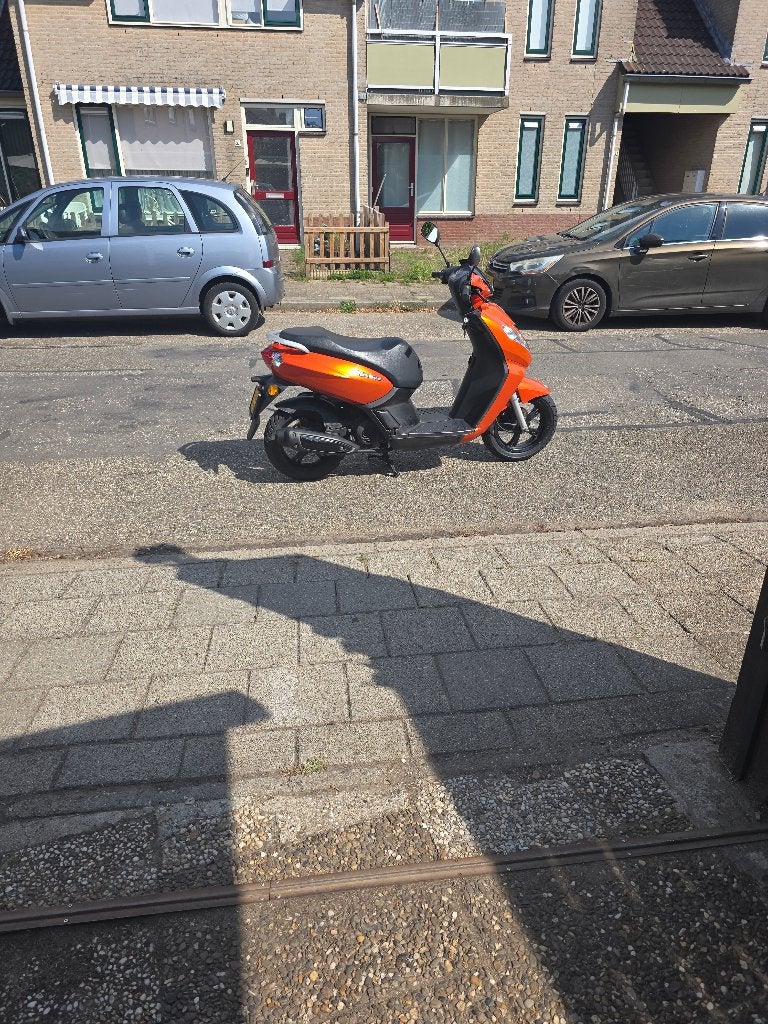 Te koop Peugeot Kisbee, Gebruikt, Overige modellen, Maximaal 45 km/u, Ophalen of Verzenden