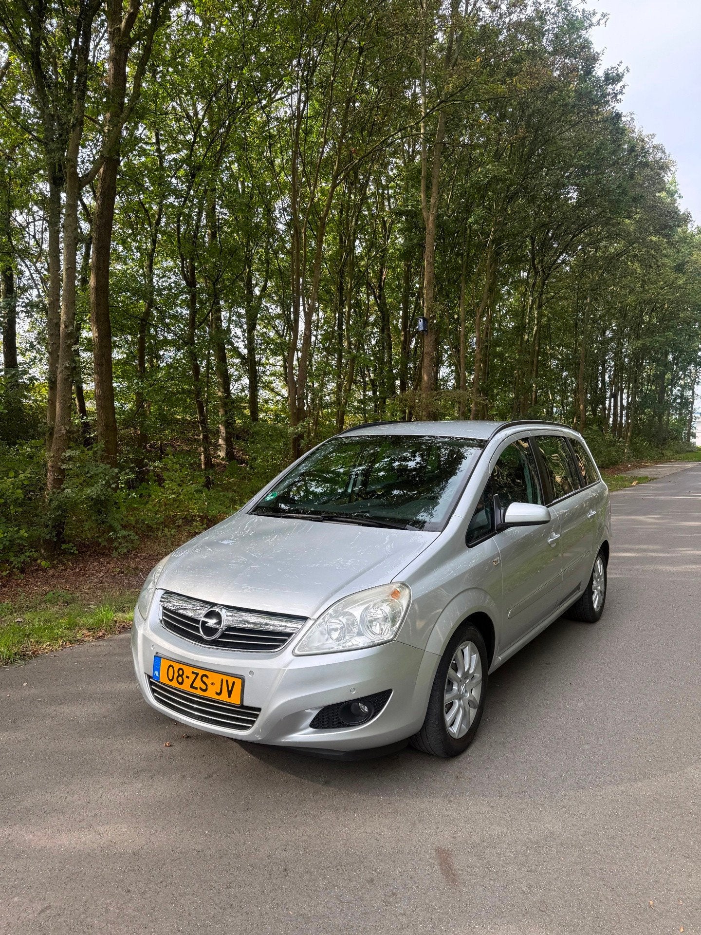 Opel Zafira 1.6 Temptation, Nwe APK! 7persoons., Voorwielaandrijving, Gebruikt, 4 cilinders, 1000 kg