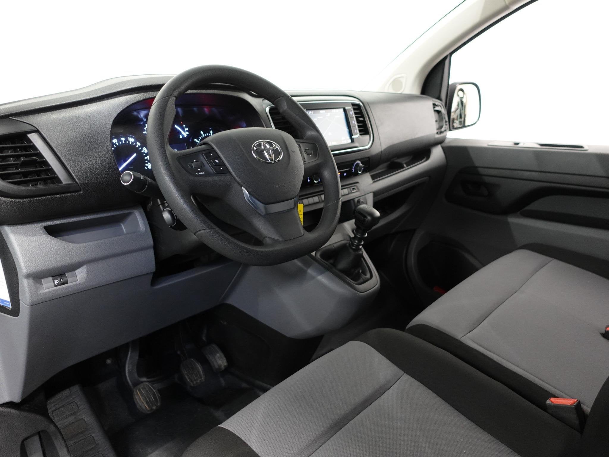 Toyota PROACE Shuttle 1.5 D-4D Navigator Long L3H1 9persoons, Voorwielaandrijving, Stof, Euro 6, ProAce