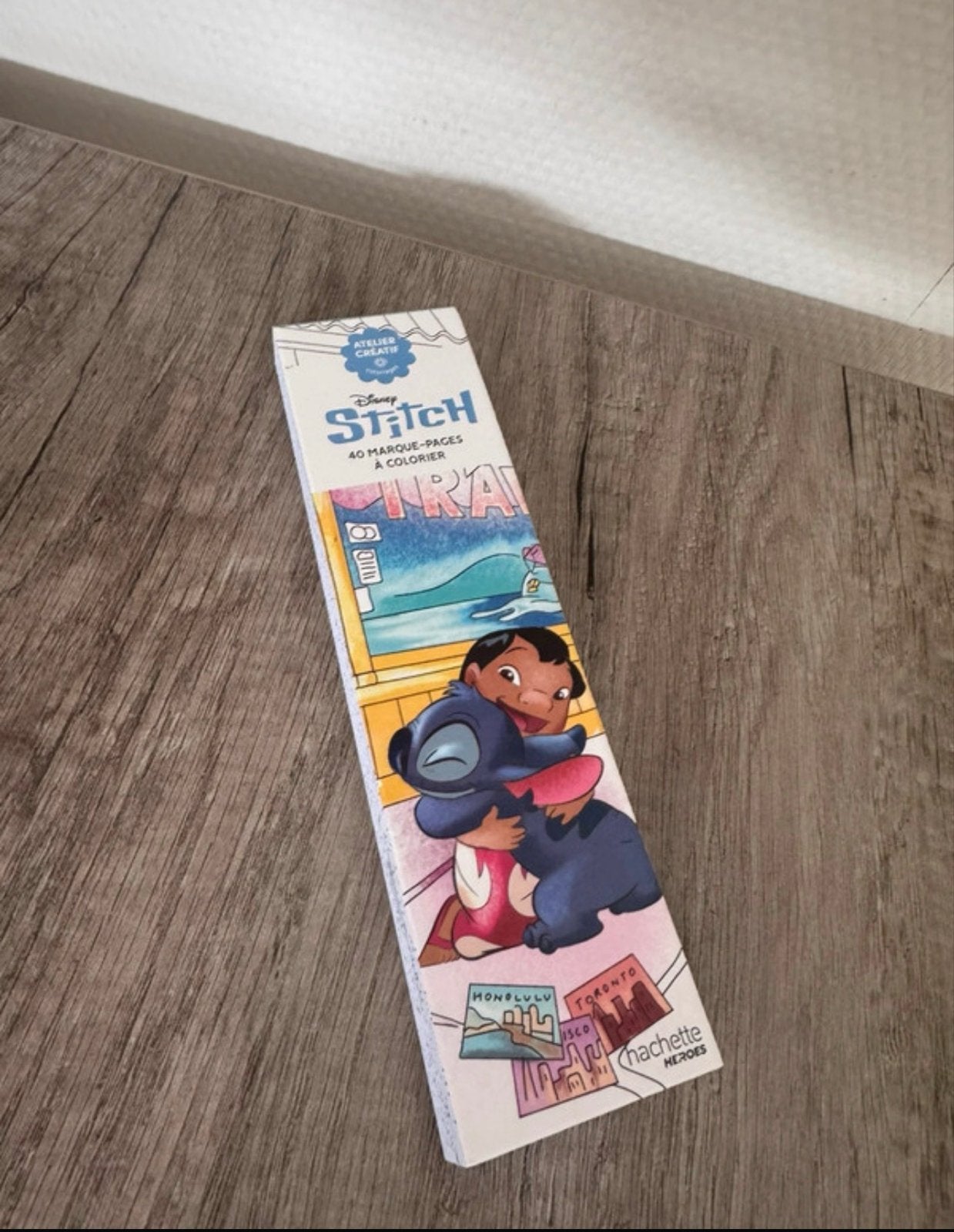 Kleurboek boekenleggers Stitch - Hachette Heroes, Verzamelen, Boekenleggers, Ophalen of Verzenden, Nieuw, Overige onderwerpen