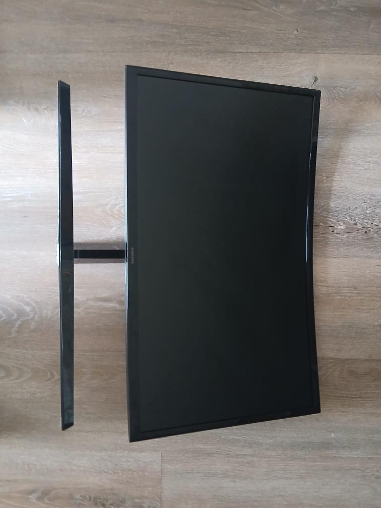 Samsung S24C366EAU - 24 inch Curved Monitor (75Hz), 3 tot 5 ms, VA, Full HD, Zo goed als nieuw