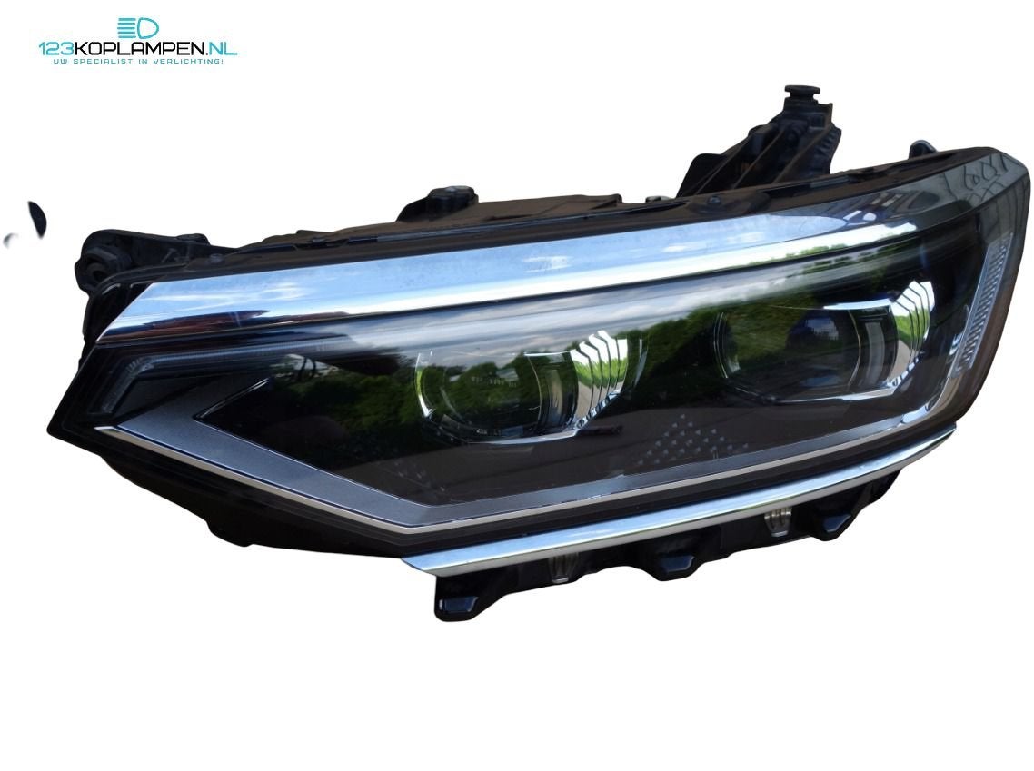 Volkswagen Passat B8 facelift Matrix LED koplampen, Ophalen, Gebruikt, -, Volkswagen