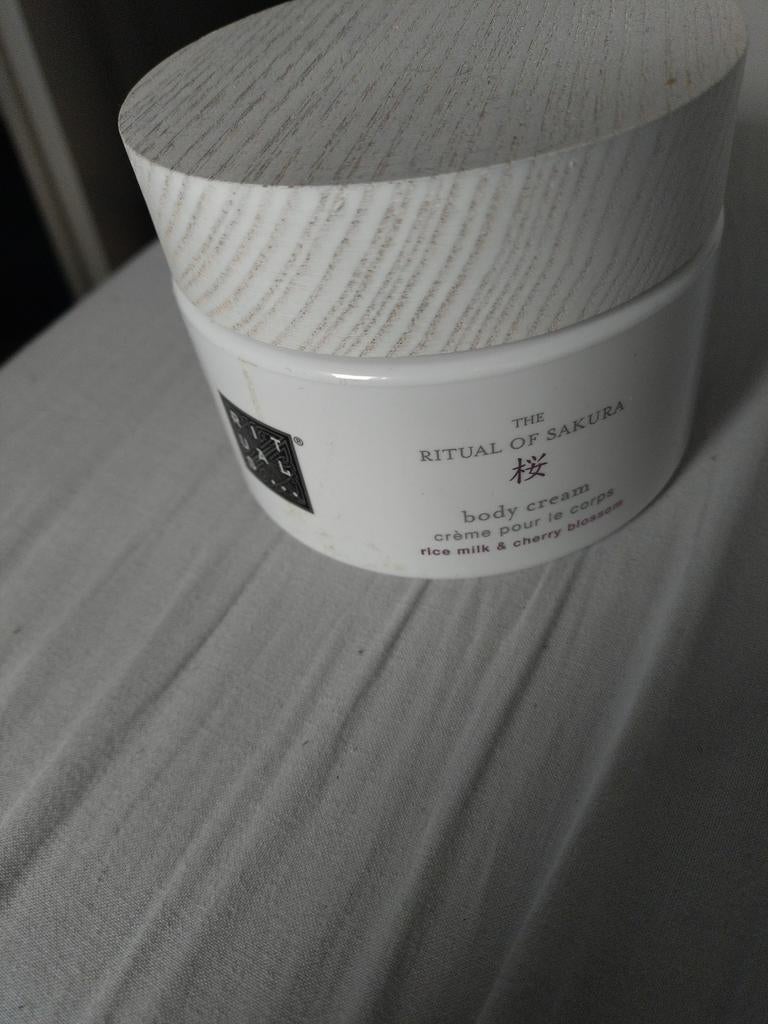 Rituals body cream, Ophalen of Verzenden, Nieuw, Gehele gezicht