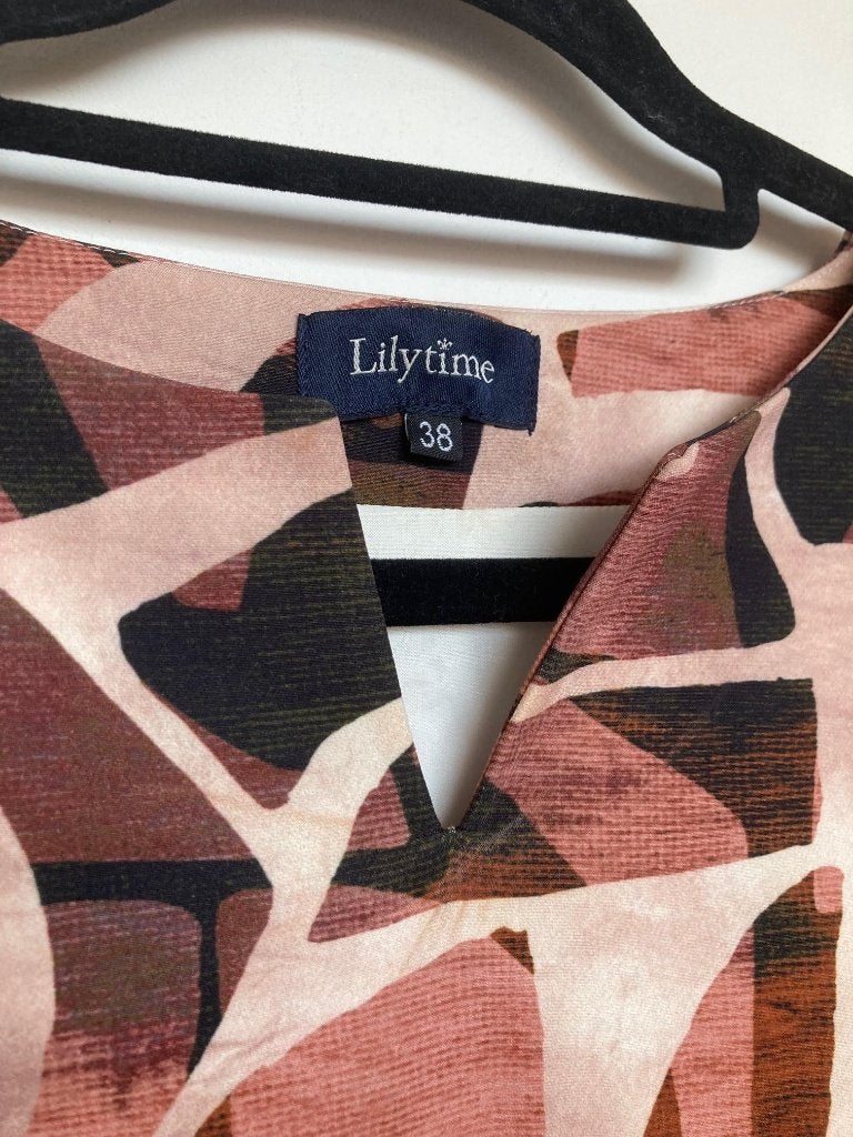 Lilytime bruine abstracte jurk getailleerd ceintuur maat 38, Kleding | Dames, Jurken, Bruin, Ophalen of Verzenden, Zo goed als nieuw
