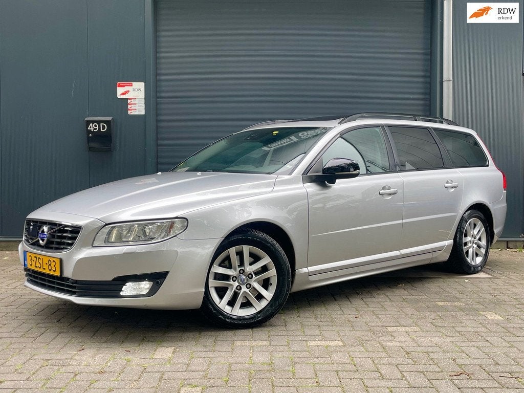 Volvo V70 2.0 D4 Summum VOL OPTIES LEER HARMAN/KARDON STANDK, Auto's, Volvo, 4 cilinders, Diesel, 22 km/l, 5 stoelen