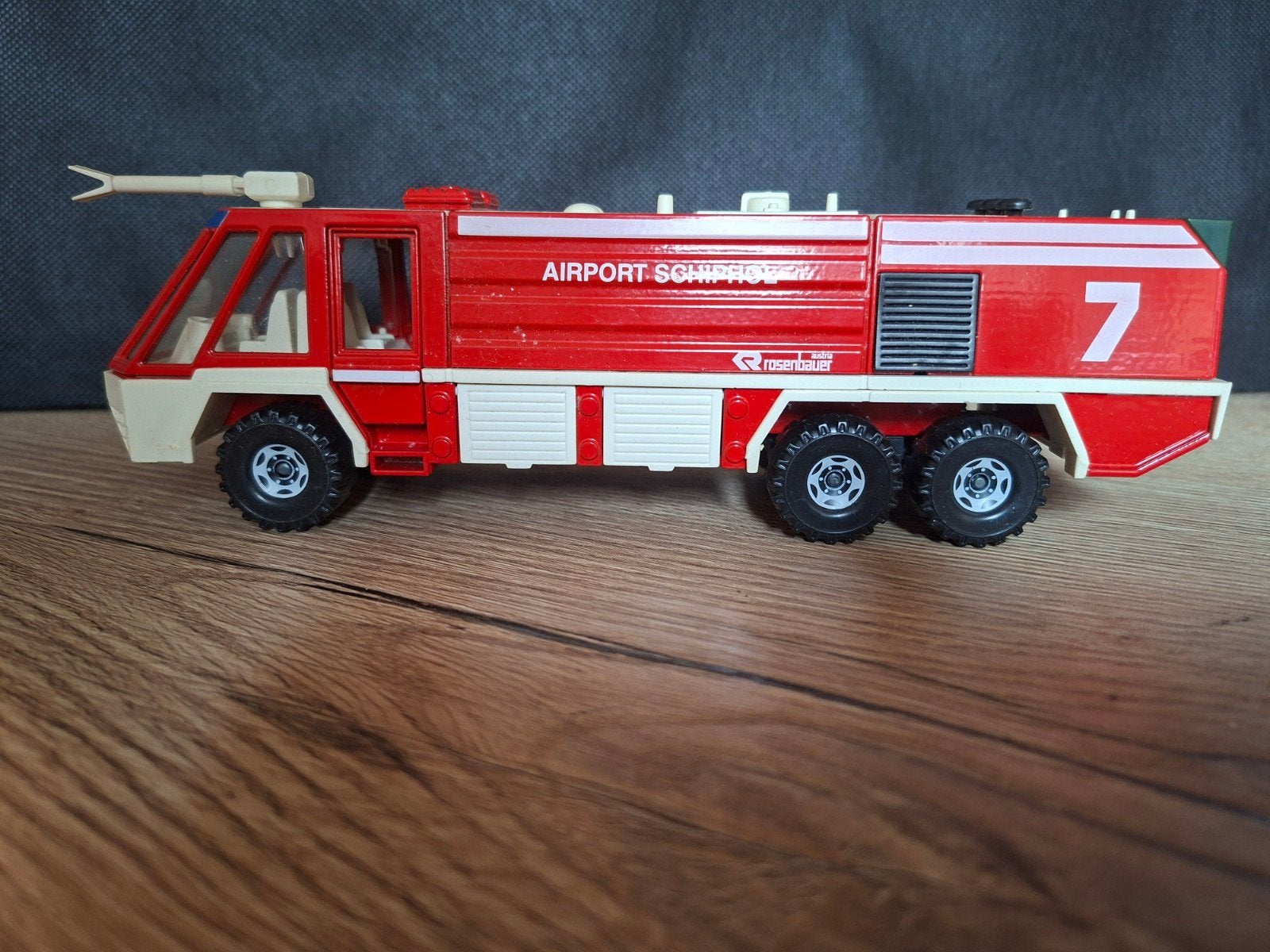 Siku Brandweerwagen Airport Schiphol. Vliegveld Löschfahrzeu, Ophalen of Verzenden, Gebruikt