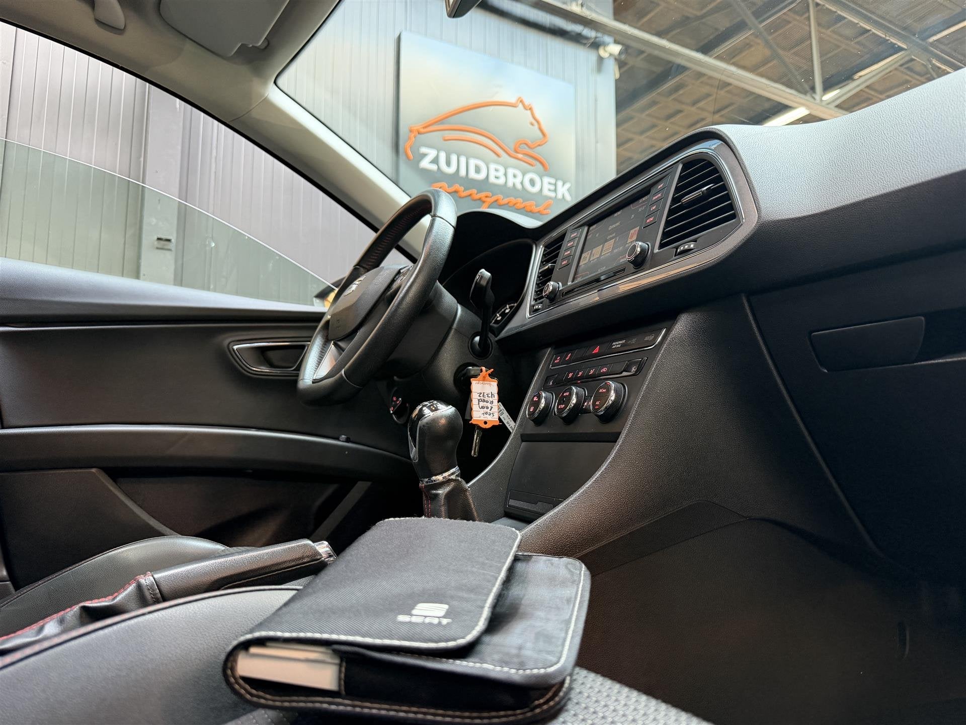 Foto 24 van SEAT Leon 1.4 TSI FR Pano | Led | Maxton | Navi | Clima