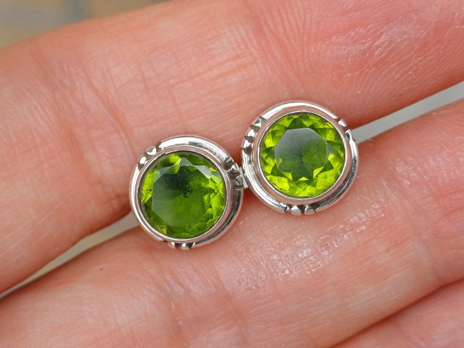 Vanoli oorbellen / oorknopjes met peridot, Daiva1973@hotmail.com, Vanoli, Amsterdam, Nieuw