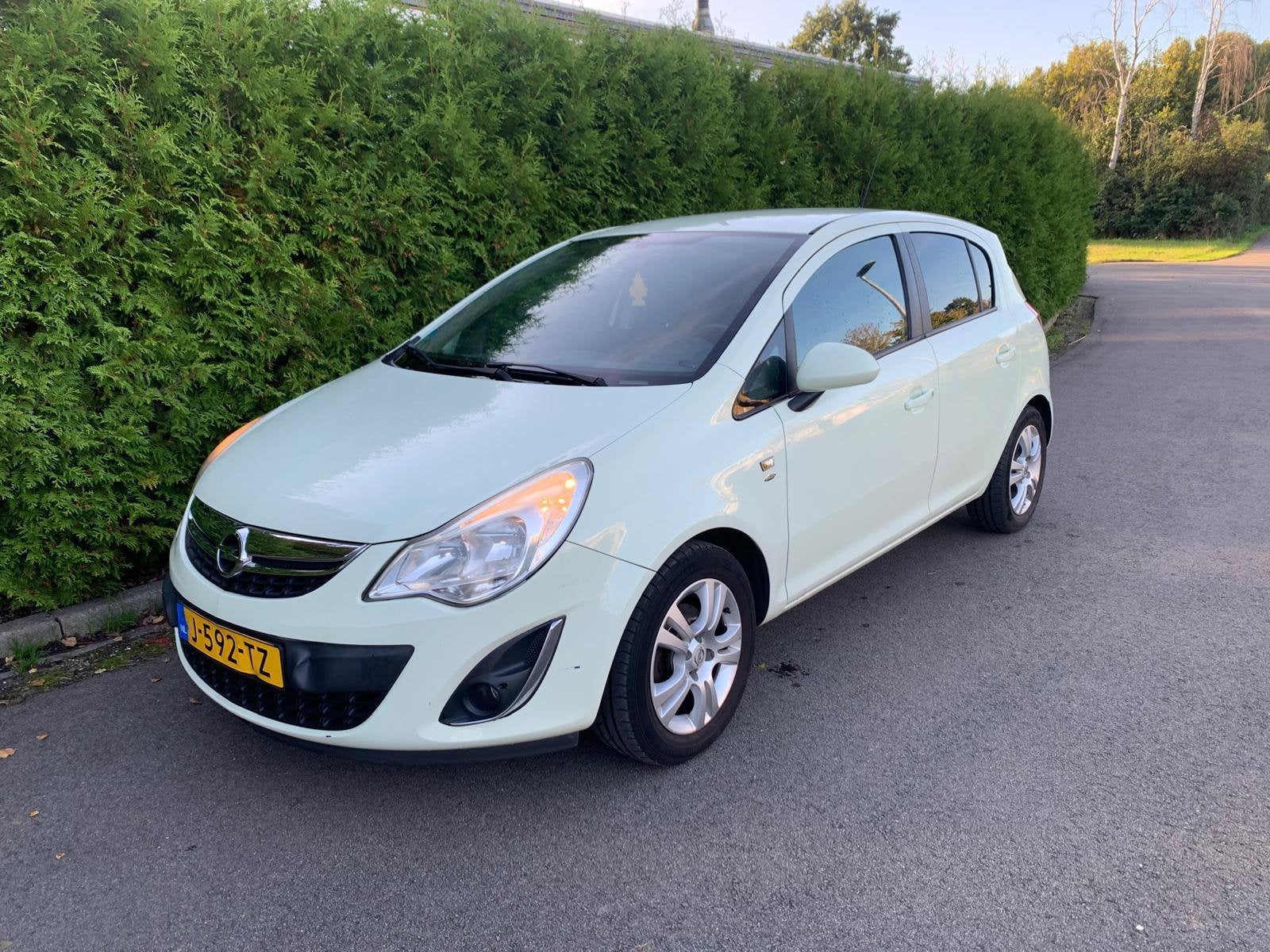 Opel Corsa 1.2 Ecoflex 5D 2011 AIRCO/APK nov 2027