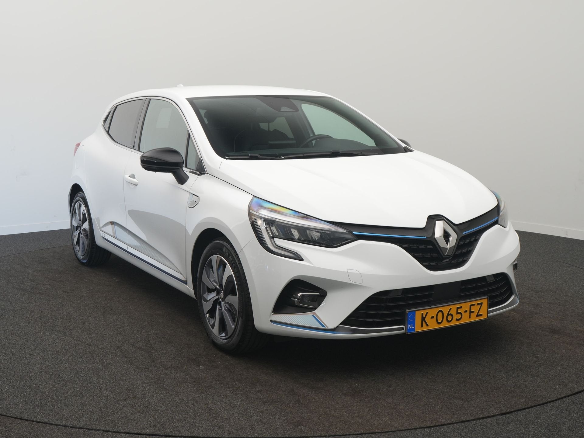Renault Clio 1.6 E-Tech Hybrid 140 Zen - RIJKLAARPRIJS - Ach, 12 maanden, 28 km/l, Gebruikt, 4 cilinders