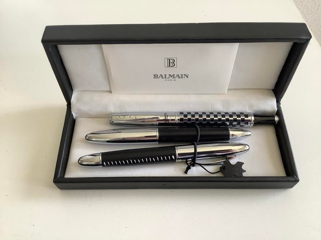 Balmain Pennenset - 3 luxe pennen in geschenkdoos, Verzamelen, Pennenverzamelingen, Overige merken, Pennenset, Met doosje, Ophalen of Verzenden