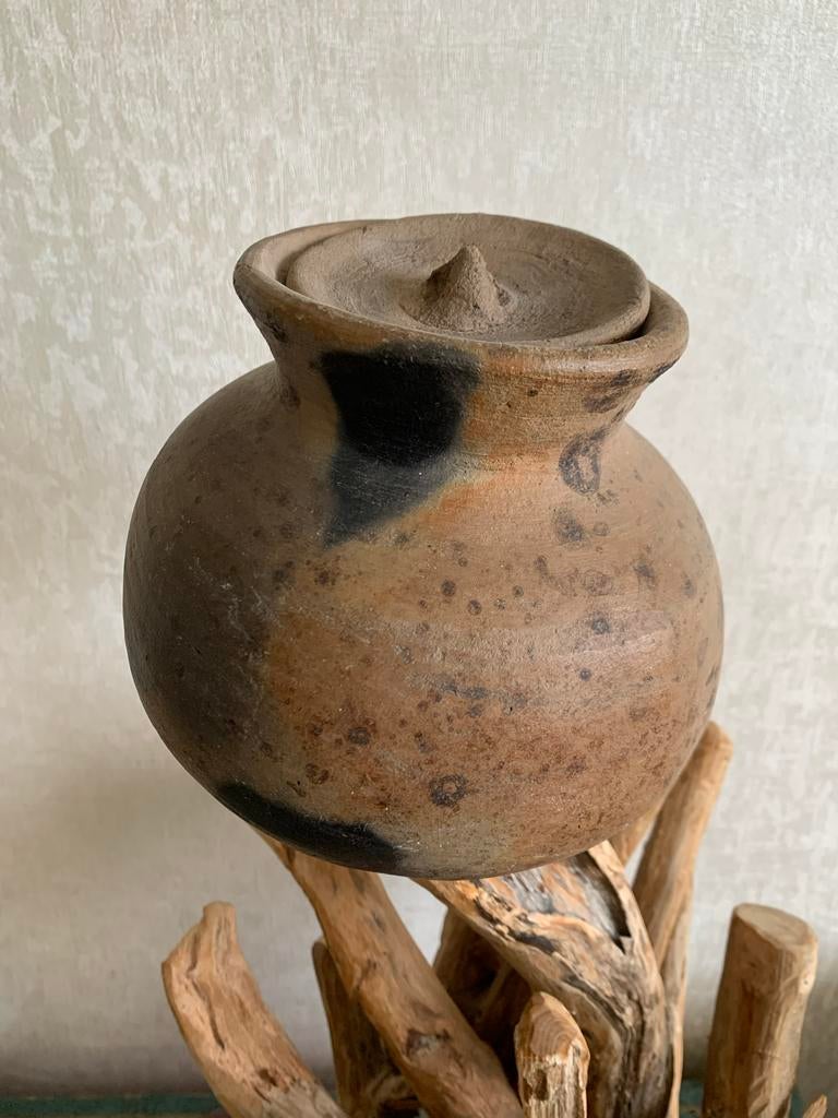 Authentieke Indiase pot van klei met deksel, Antiek en Kunst, Ophalen of Verzenden