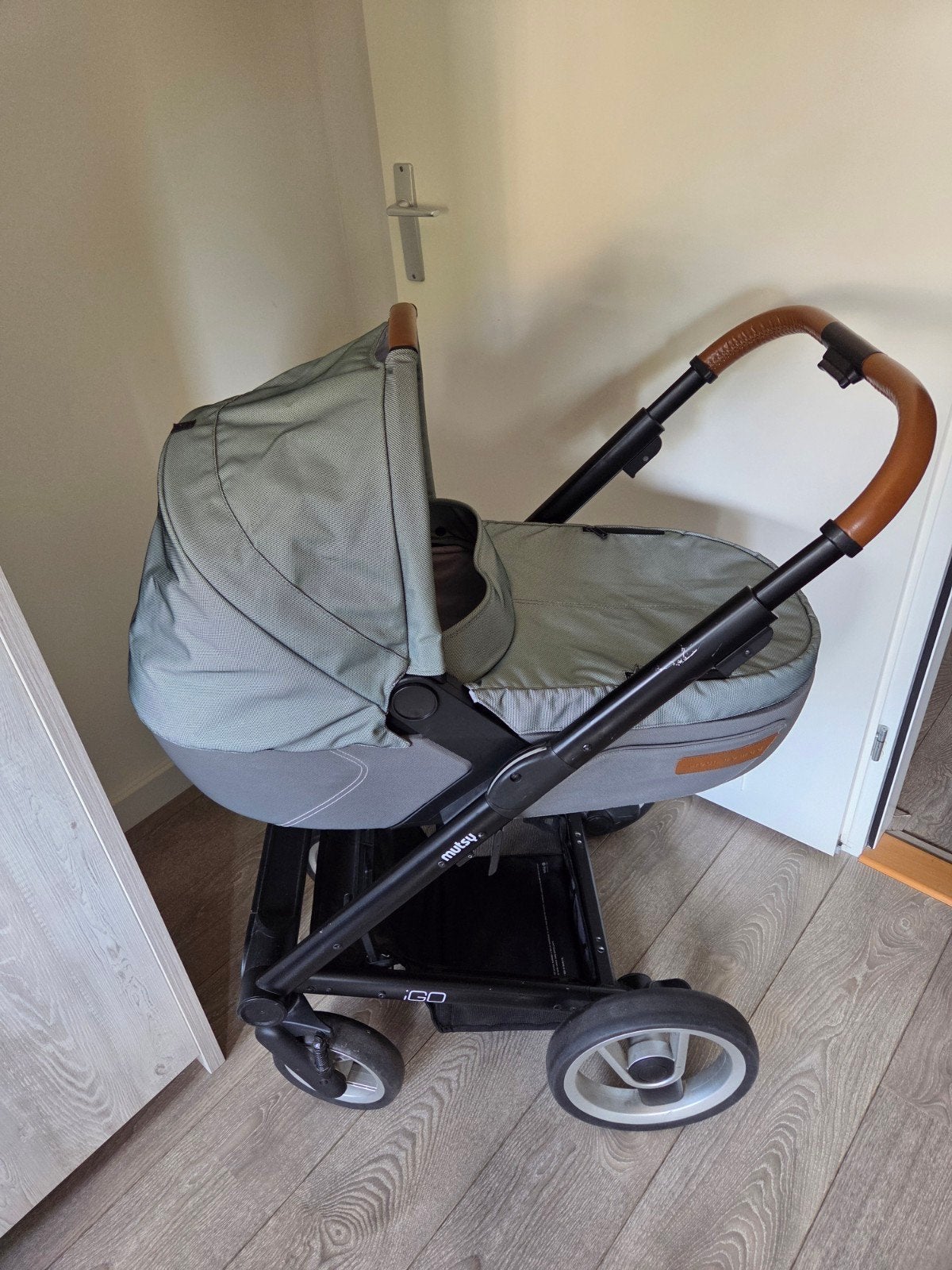 Mutsy Igo Complete Kinderwagen met veel accessoires, Ophalen, Gebruikt, Mutsy