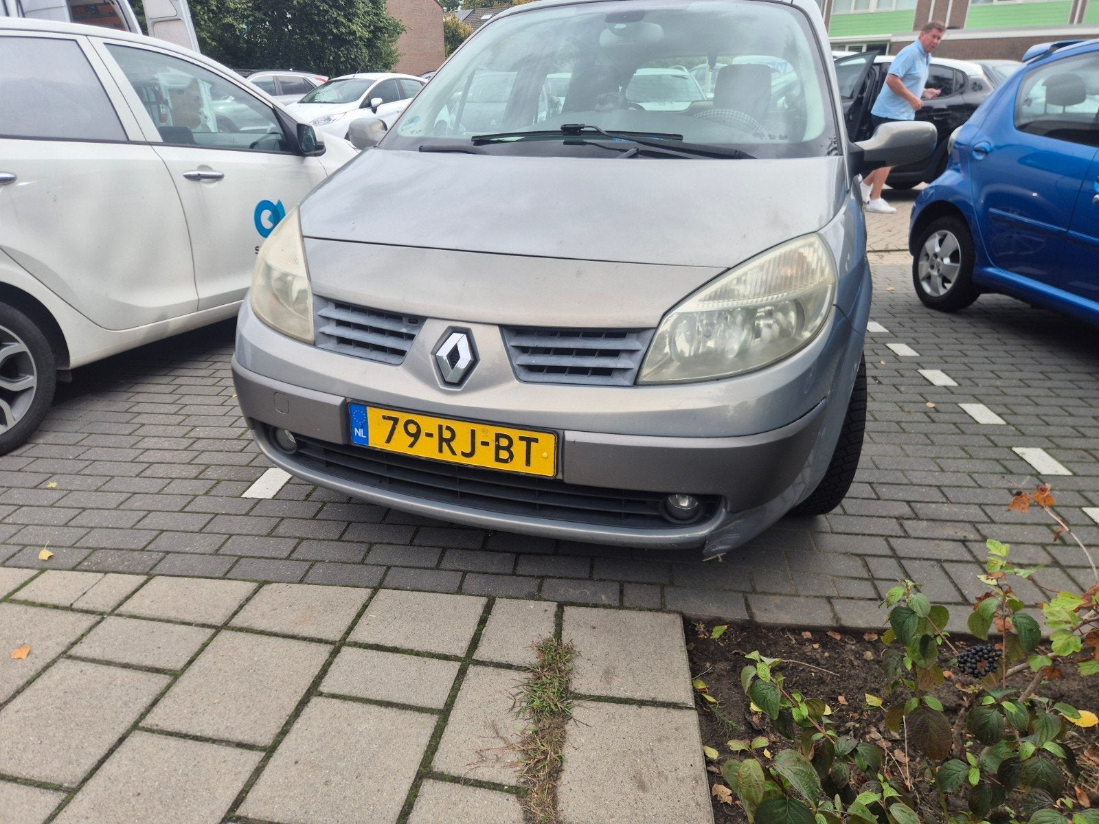 Renault Grand Scenic 2.0 16V 120KW 7P 2005 Beige, Voorwielaandrijving, 1998 cc, 4 cilinders, 7 stoelen