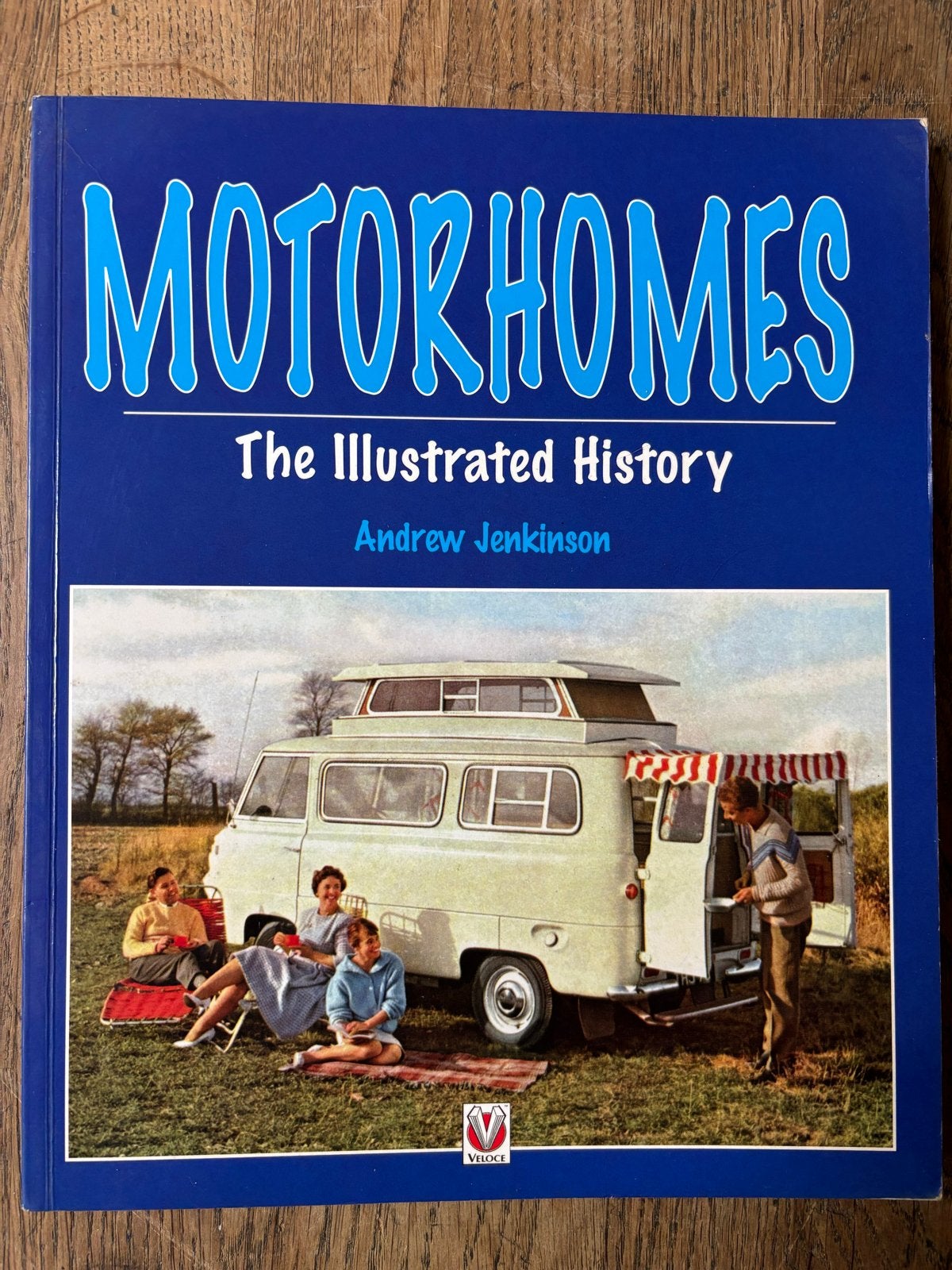 Motorhomes Andrew Jenkinson vintage campers, Ophalen of Verzenden, Zo goed als nieuw, Algemeen