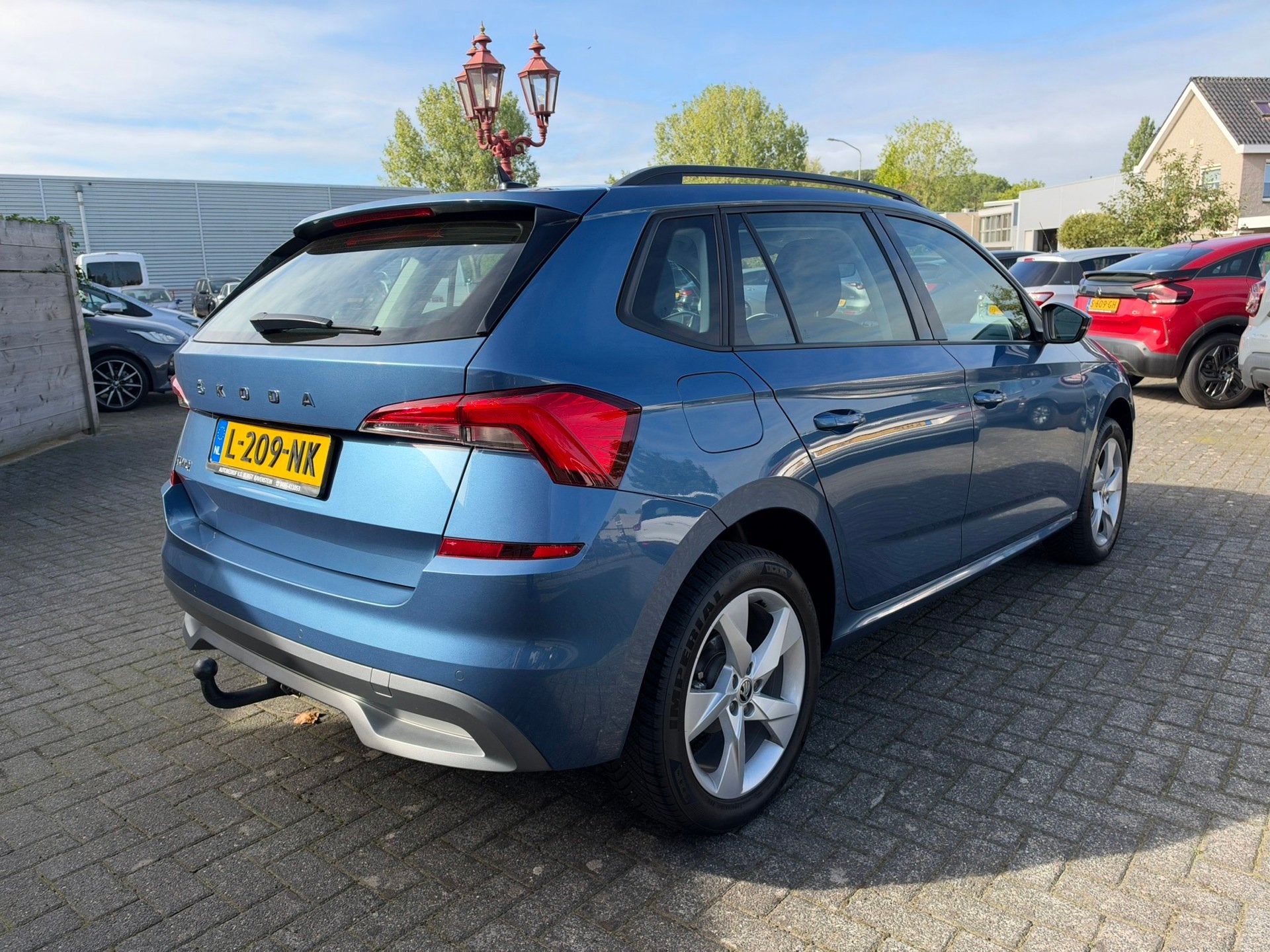 Skoda Kamiq 1.0 TSI Business Edition | Trekhaak | Apple Carp, Auto's, Stof, Gebruikt, Met garantie (alle), Blauw