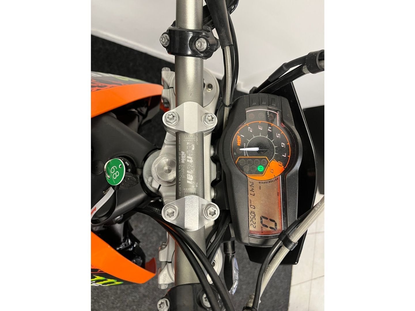 KTM 690 SMC (bj 2008), 2 cilinders, KTM, Bedrijf, Onbekend