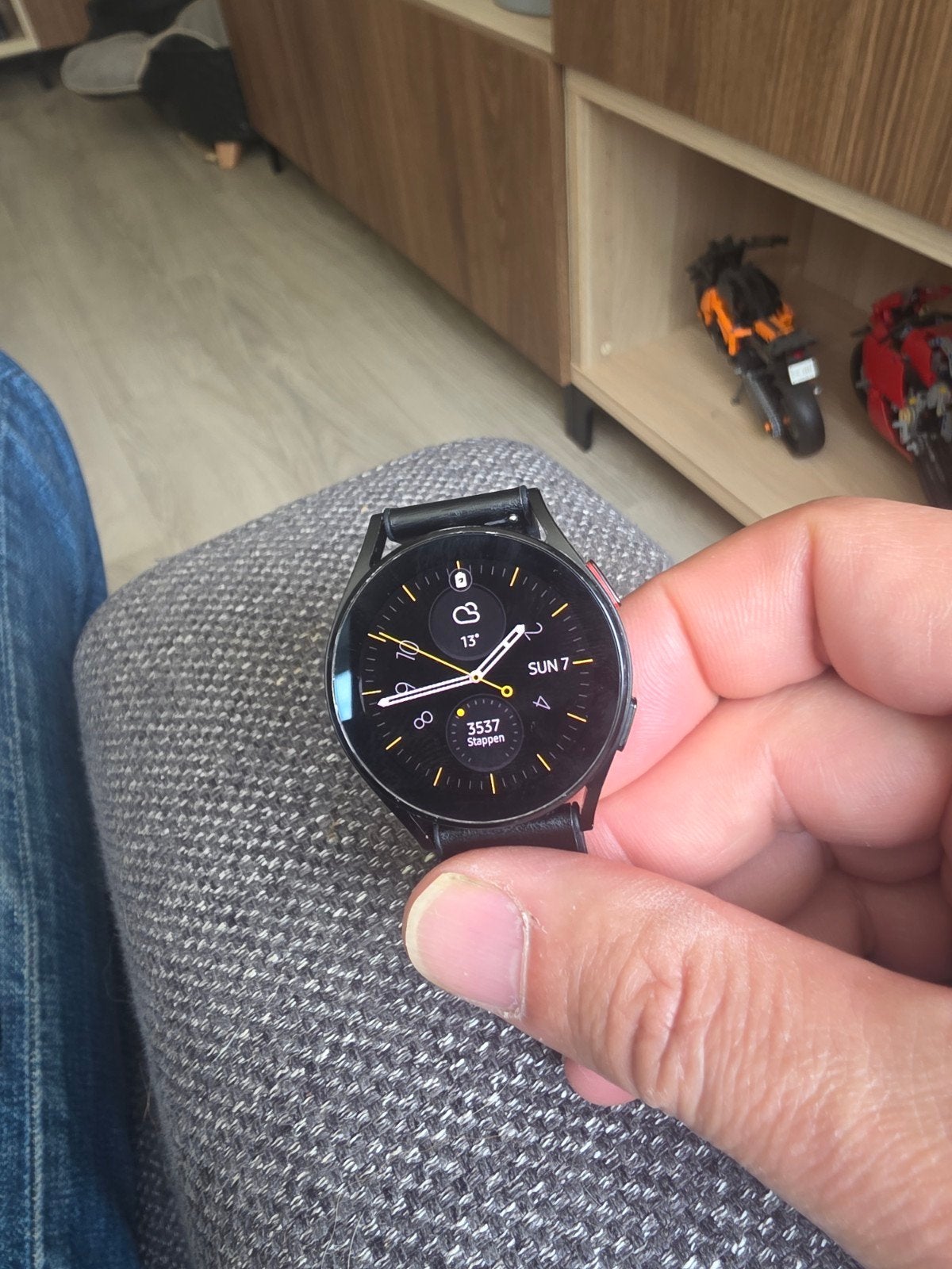 Samsung Galaxy Watch 4, Ophalen of Verzenden, Zo goed als nieuw, Zwart, Android