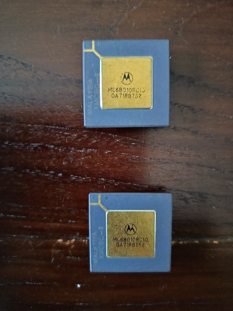 Computerchips Motorola MC68010RC10 Gold Cap CPU Set 2x Amiga, Ophalen of Verzenden, Motorola