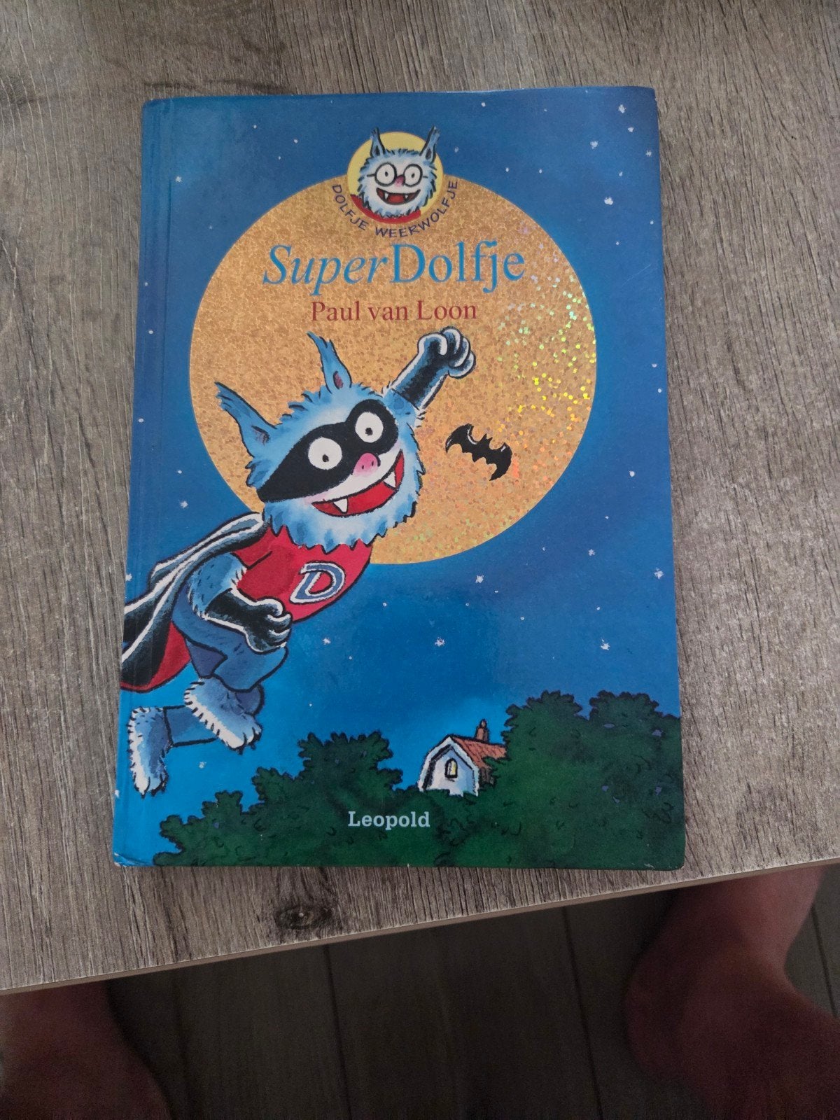 Super Dolfje - Paul van Loon (Kinderboek), Boeken, Ophalen of Verzenden, Gelezen, Paul van Loon, Fictie