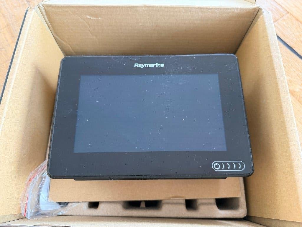 Raymarine Axiom 7 inch plotter i E70363 NMEA 2000, Watersport en Boten, Navigatiemiddelen en Scheepselektronica, Ophalen, Zo goed als nieuw