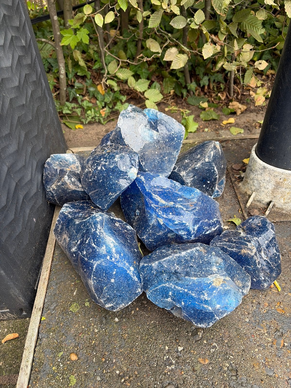 Decoratieve Blauwe Glasbrokken voor Tuin of Interieur, Ophalen of Verzenden, Gebruikt