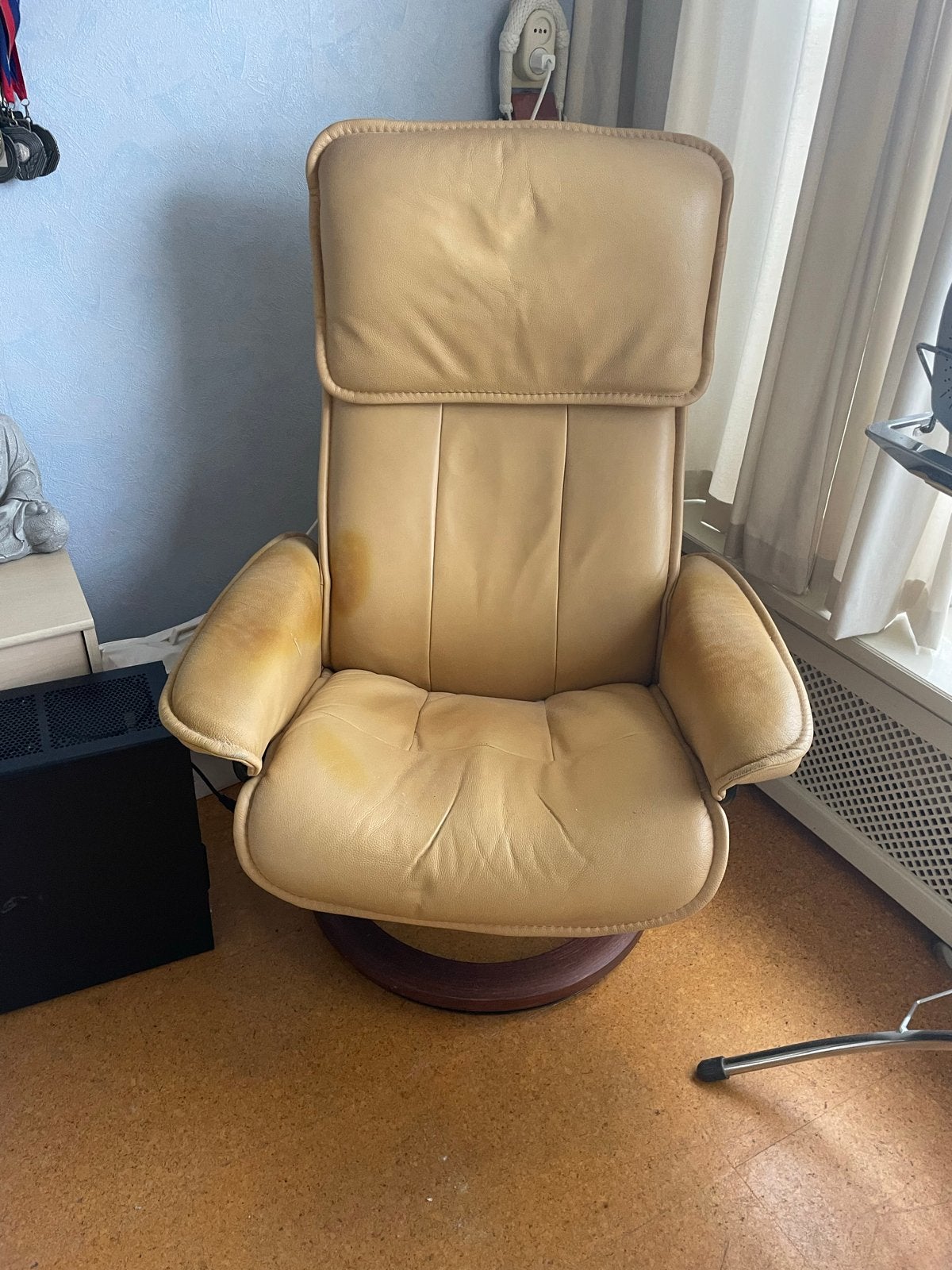 Gratis ophalen: Comfortabele leren fauteuil, Ophalen, Gebruikt, Leer, 75 tot 100 cm