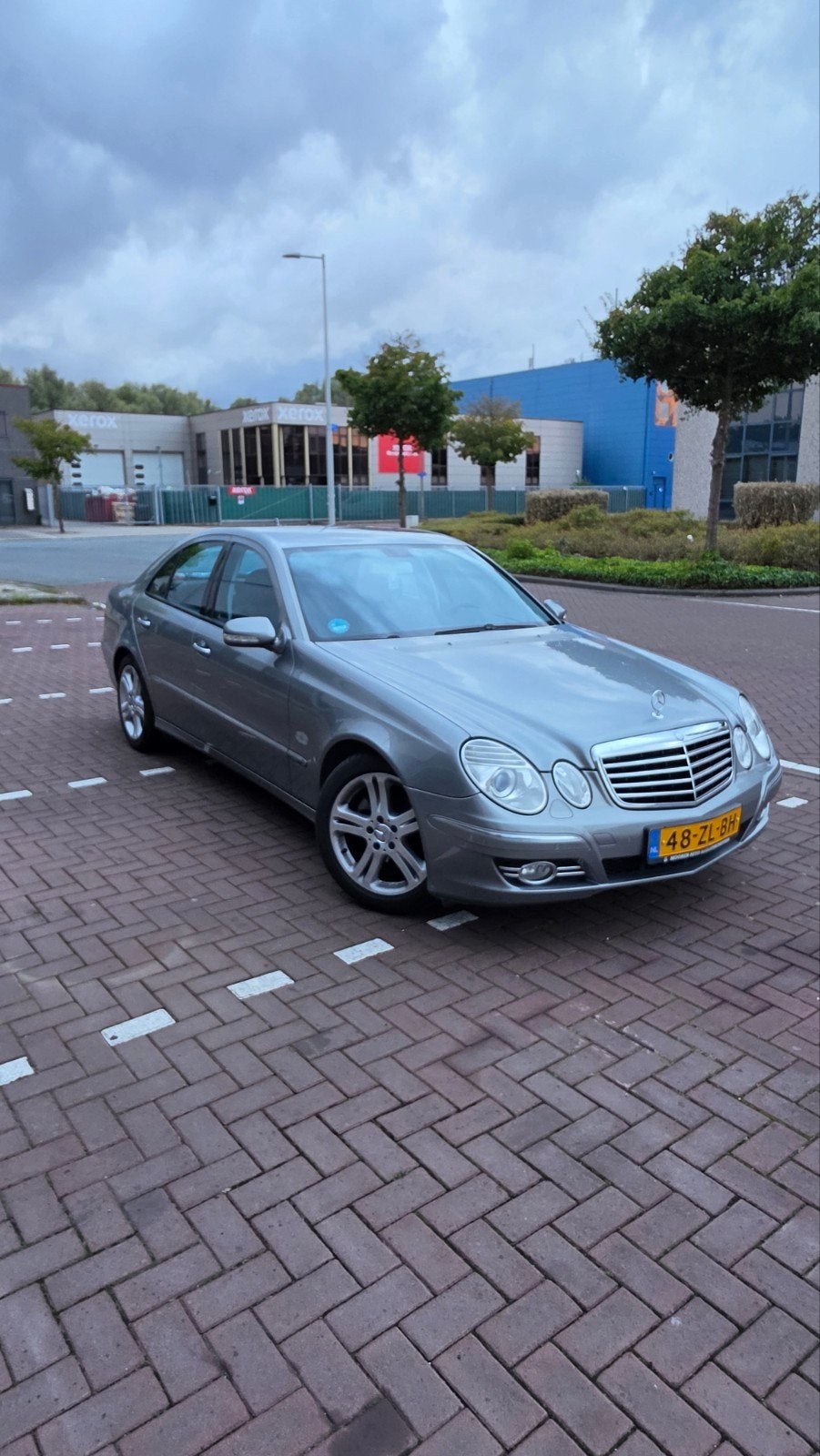 Mercedes-Benz E-Klasse 2.2 CDI E220 Sedan AUT 2008 Grijs, Auto's, Automaat, Achterwielaandrijving, 4 cilinders, Diesel