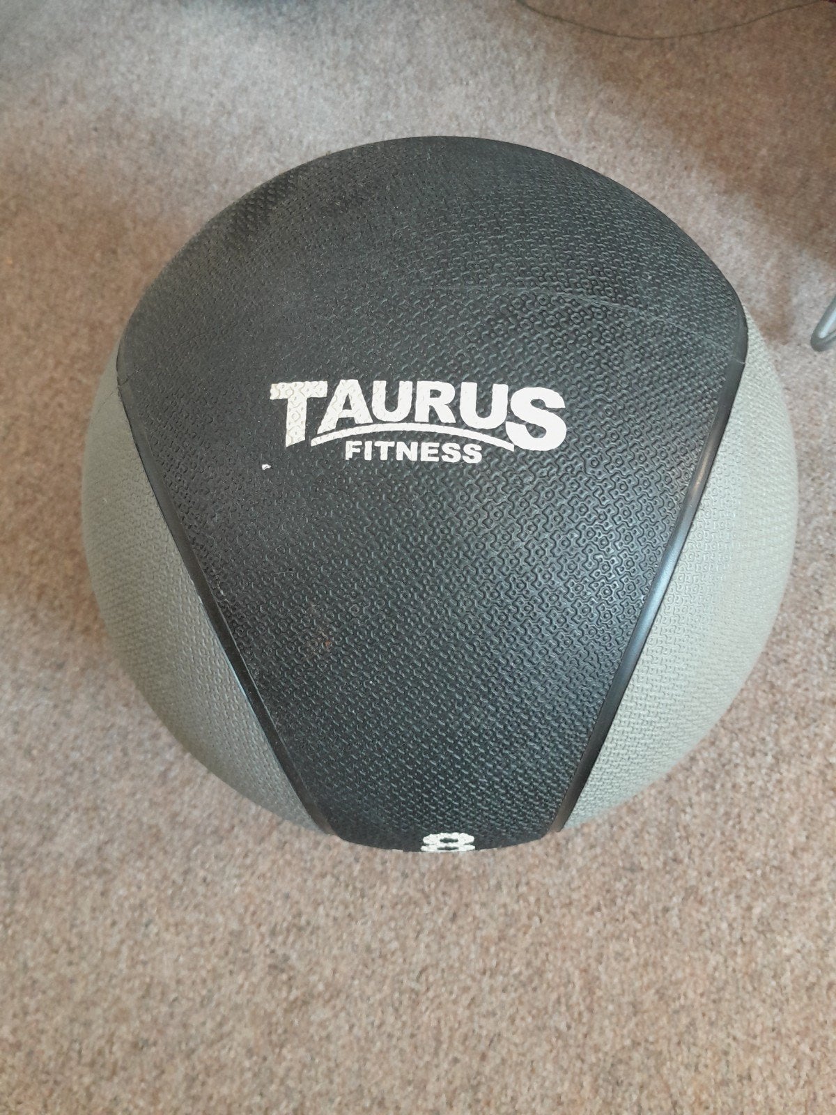 Taurus Fitness Medicijnbal 8 kg - Rubberen Medicine Ball, Ophalen, Gebruikt, Benen, Medicijnbal