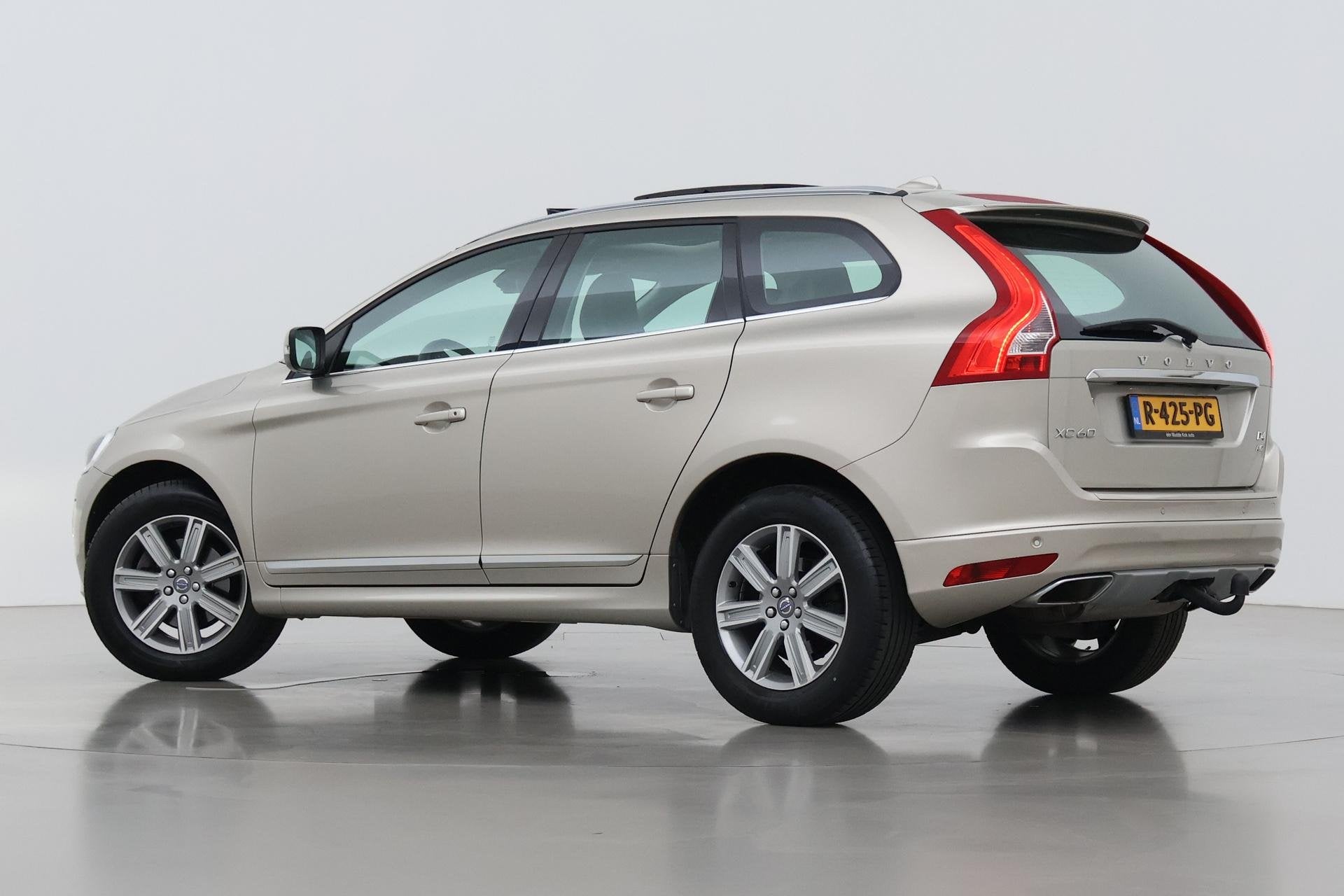Volvo XC60 2.4 D4 Summum | 5-cilinder | Panoramadak | Trekha, Auto's, Automaat, Gebruikt, Euro 6, Leder